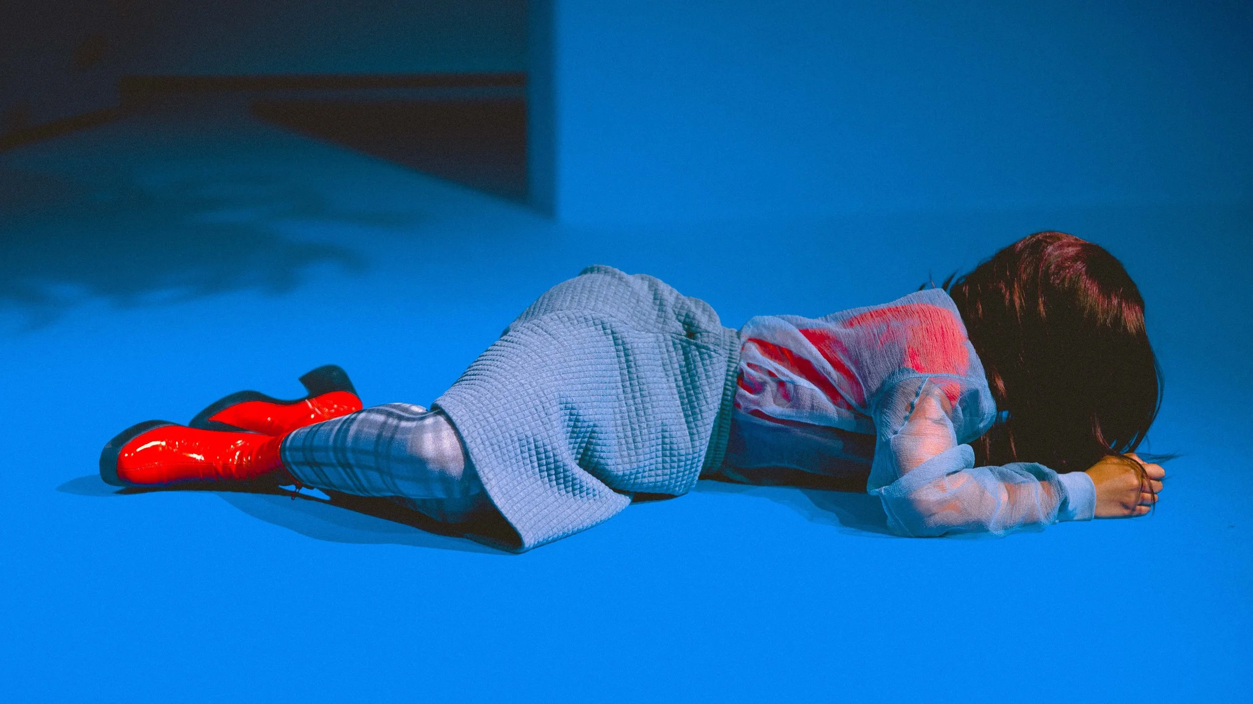 Club Der Alias, theatre piece by Linde Dercon and June Yanez