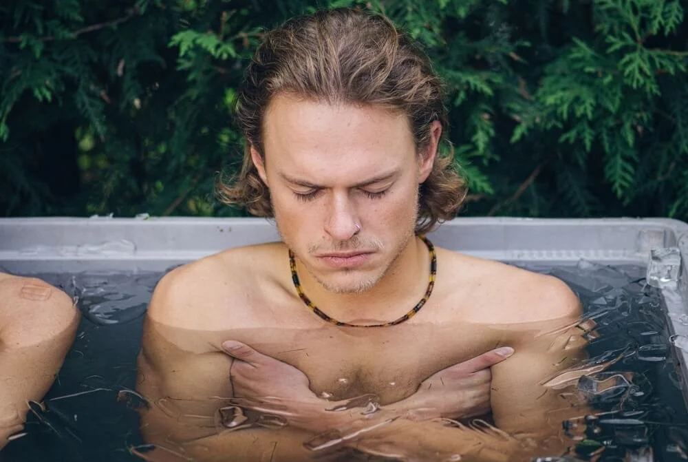 Top Benefits of Ice Baths for Men’s Health and Recovery in 2025