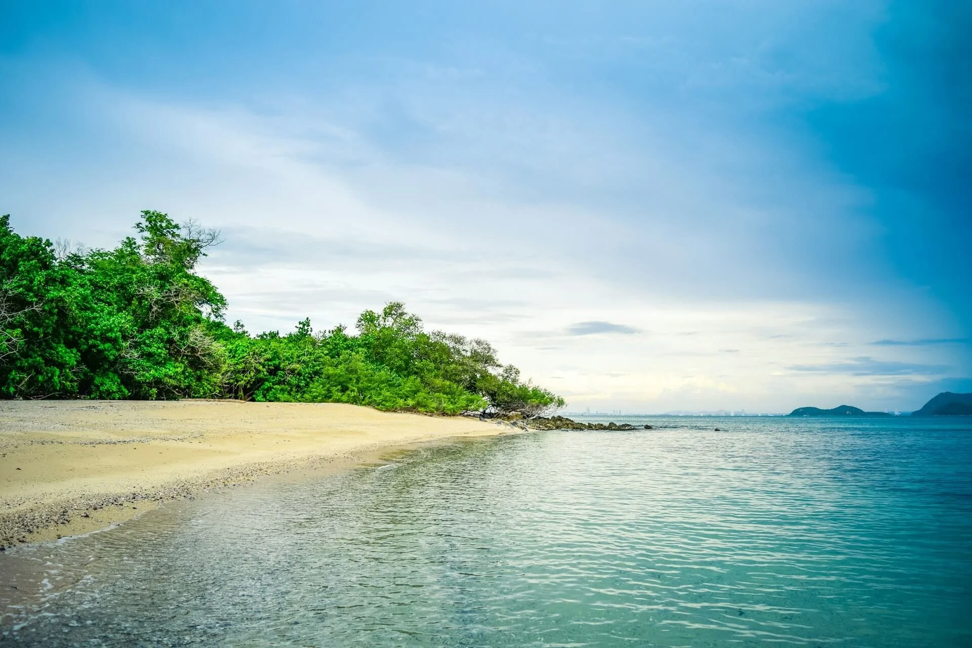 Why a Retreat for Stressed Business Owners in Thailand Beats Time Off at Home