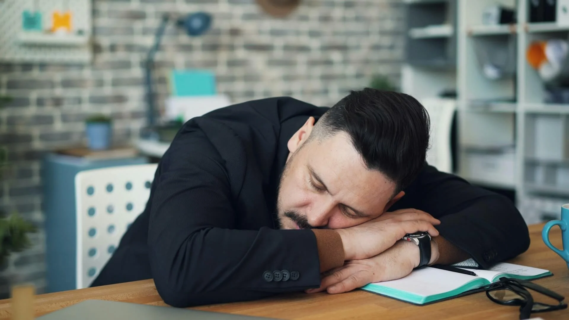 10 Executive Burnout Warning Signs Men Shouldn't Ignore