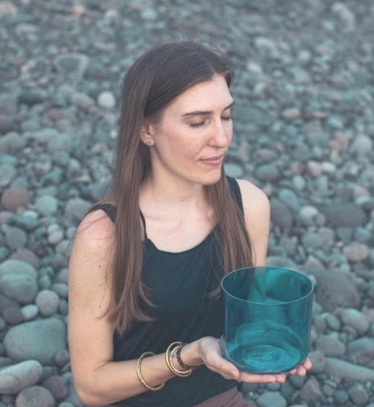 miriam-kuales-soundbath-yoga