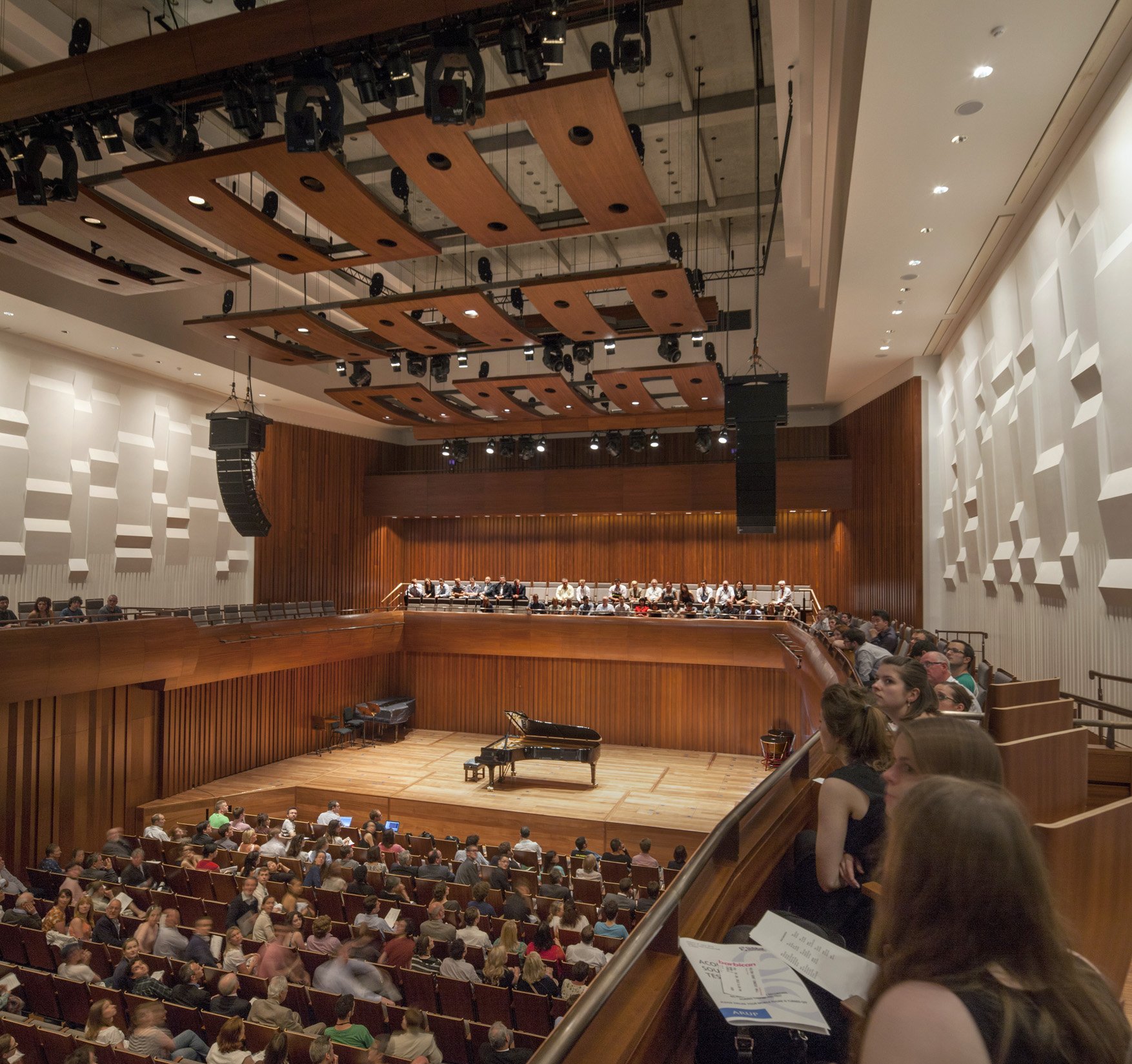 WORLD PREMIERE: CREATIVE MINDS IN SONG