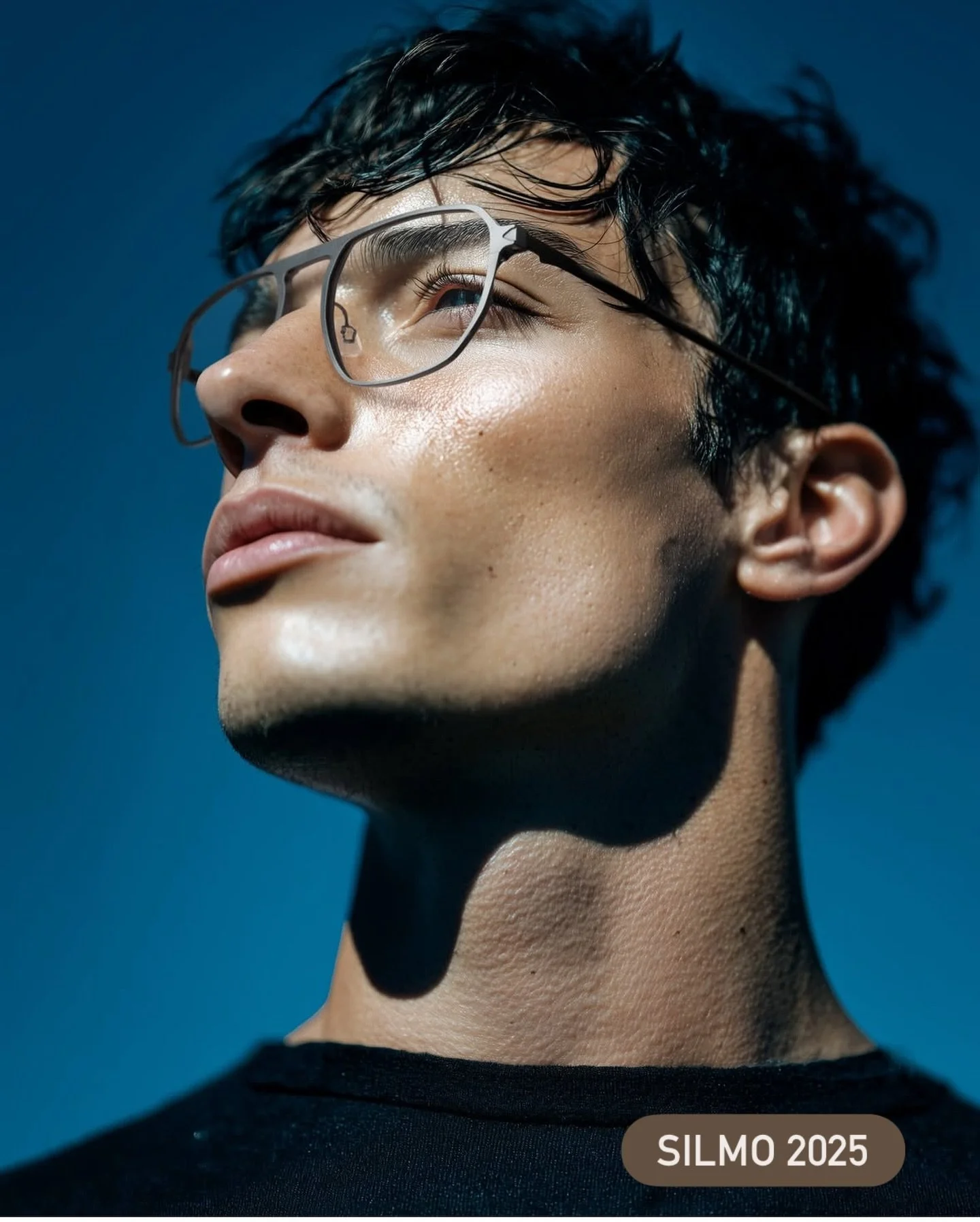 New man eyewear collection titanium with simplicity Silmo 2025
#exaltoeyewear #oxibisgroup #mancollection