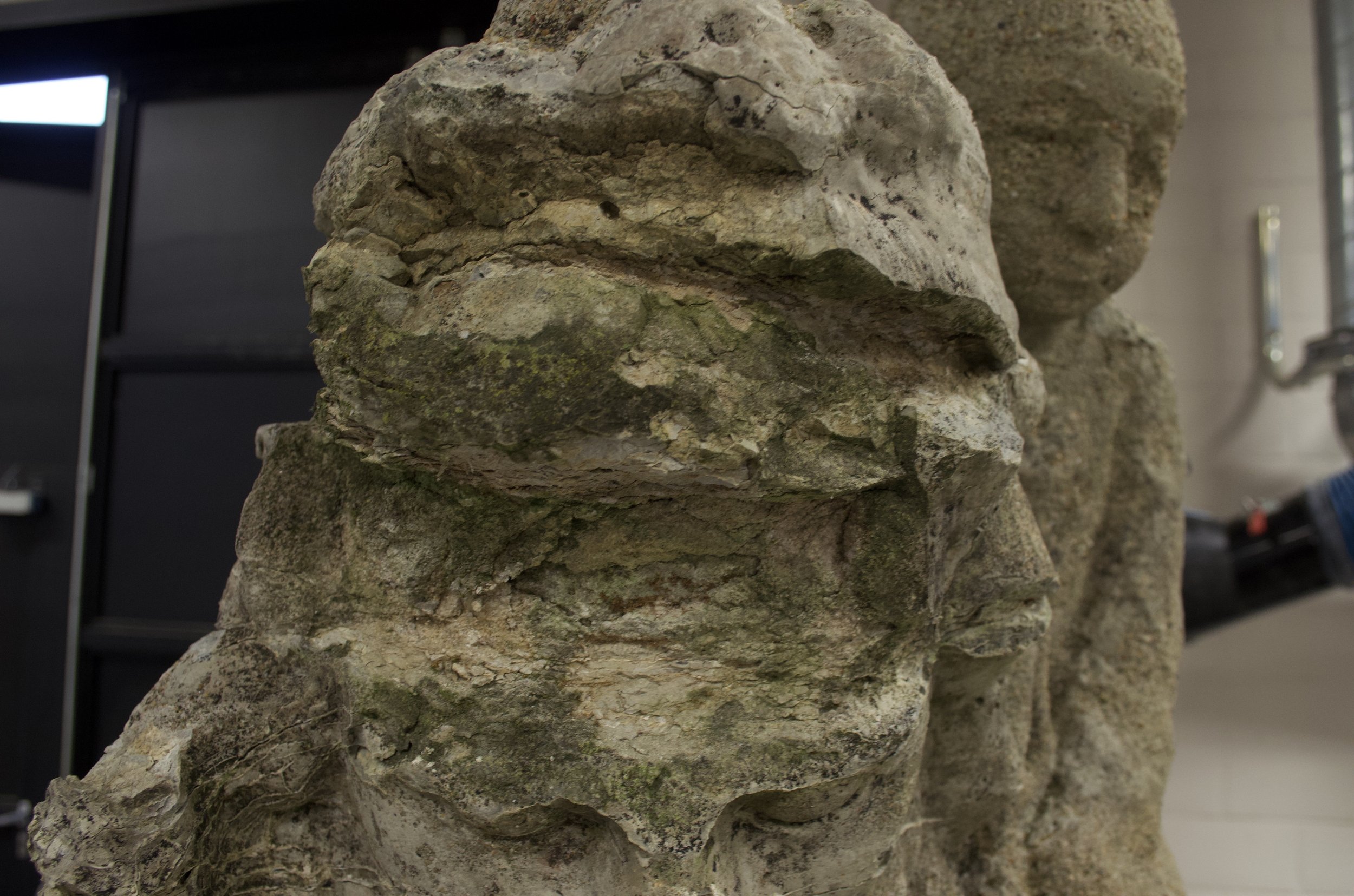 Betonsculptuur Sint-Christoffel, beginsituatie voorhoofd