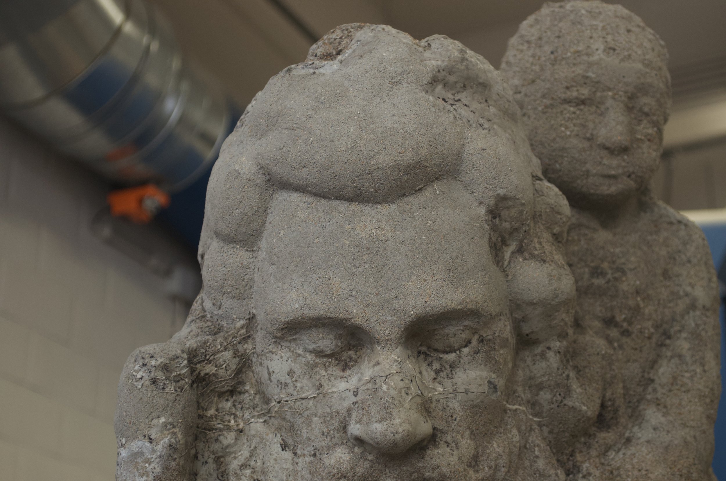 Betonsculptuur Sint-Christoffel, eindresultaat voorhoofd