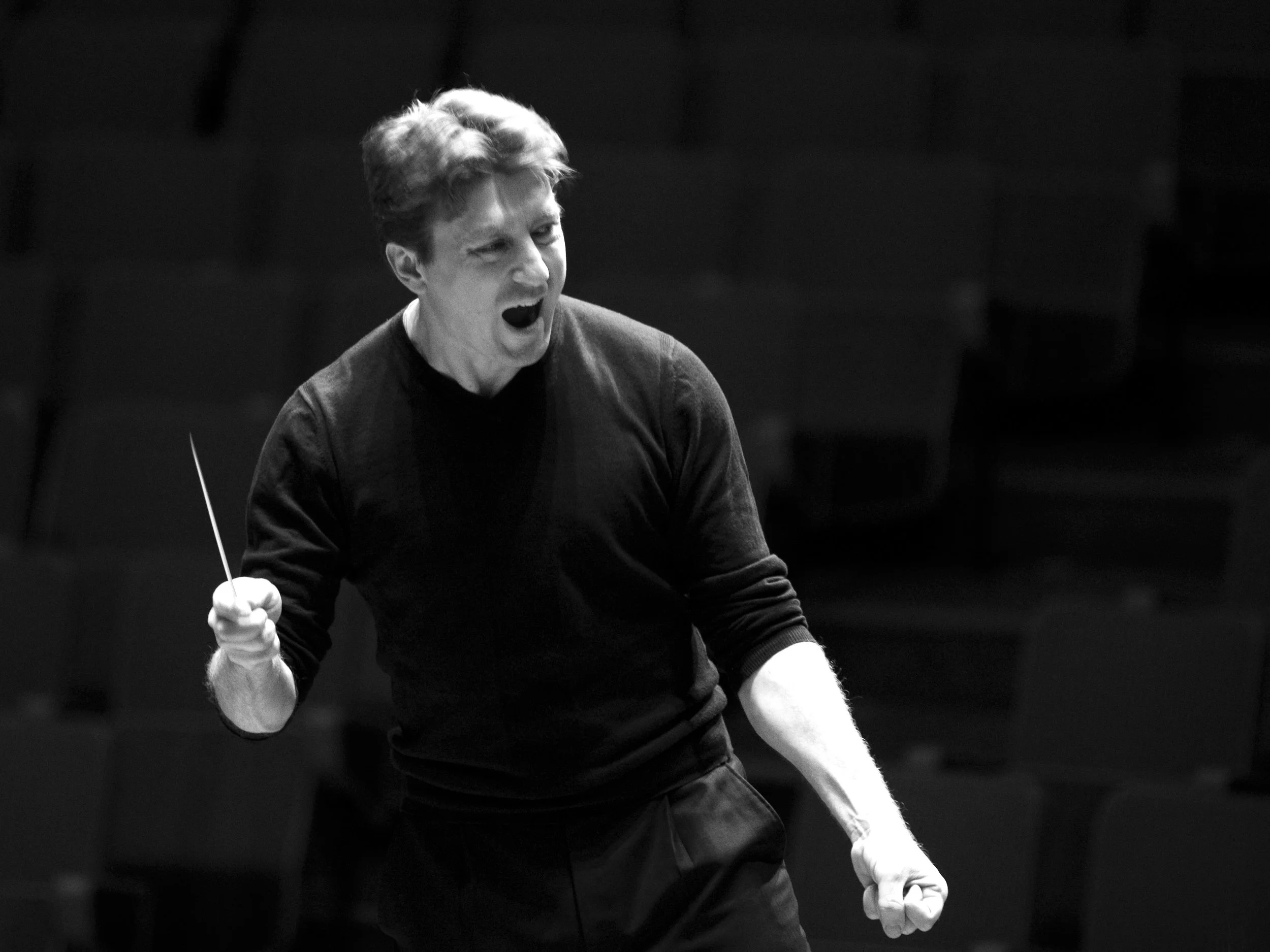 Performance BW 2.jpg