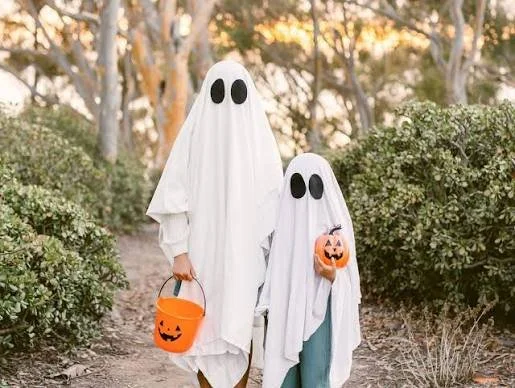 Halloween Fashion Show / Passion Projects / Halloween Parties
