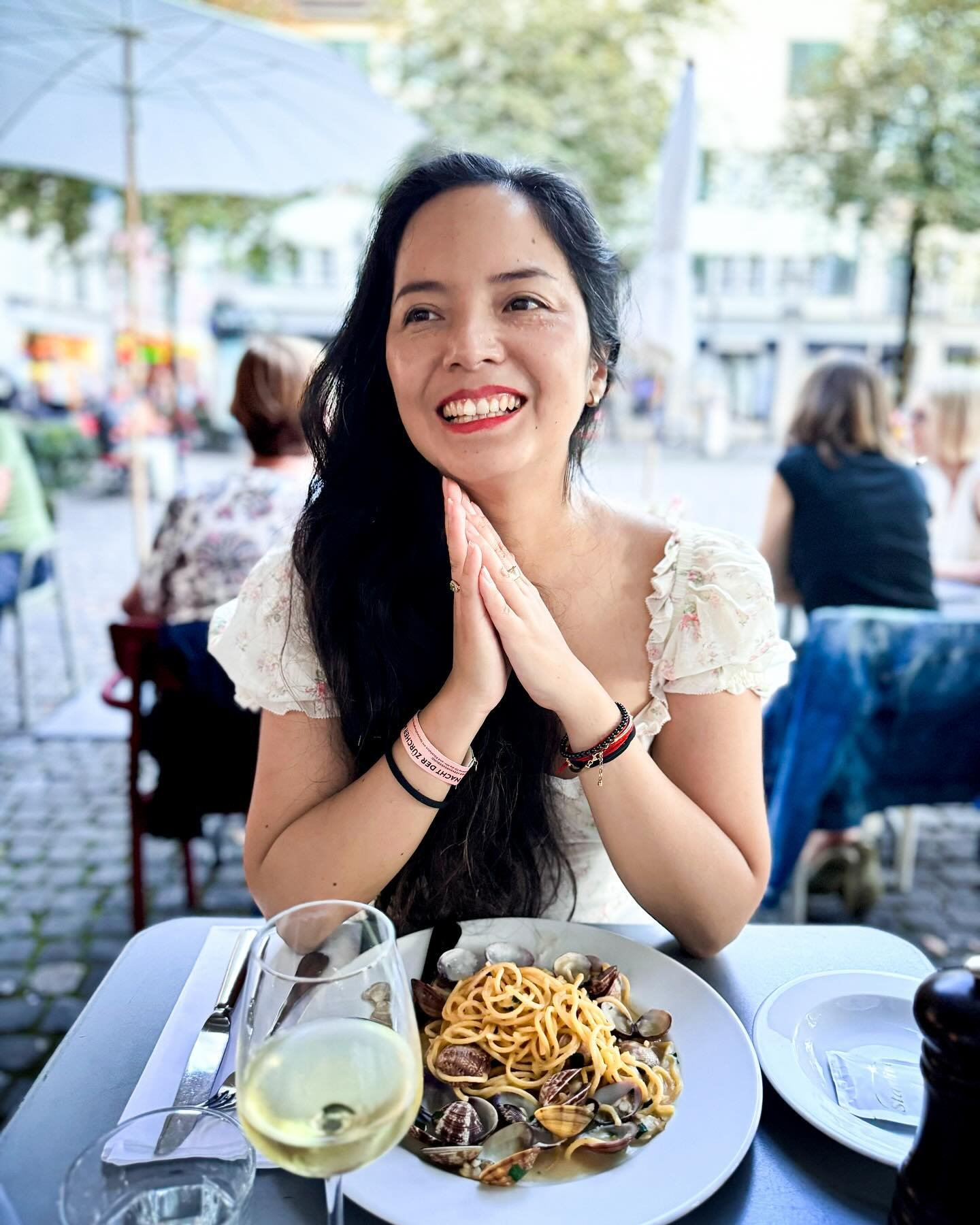 ✨𝐅𝐢𝐧𝐝𝐢𝐧𝐠 𝐣𝐨𝐲 𝐢𝐧 𝐭𝐡𝐞 𝐬𝐢𝐦𝐩𝐥𝐞 𝐦𝐨𝐦𝐞𝐧𝐭𝐬 ✨

As a Purpose &amp; Balance Coach, I&rsquo;ve learned that joy often comes from the simplest moments&mdash;like enjoying a quiet meal, feeling present 🧘🏻&zwj;♀️, and letting the world