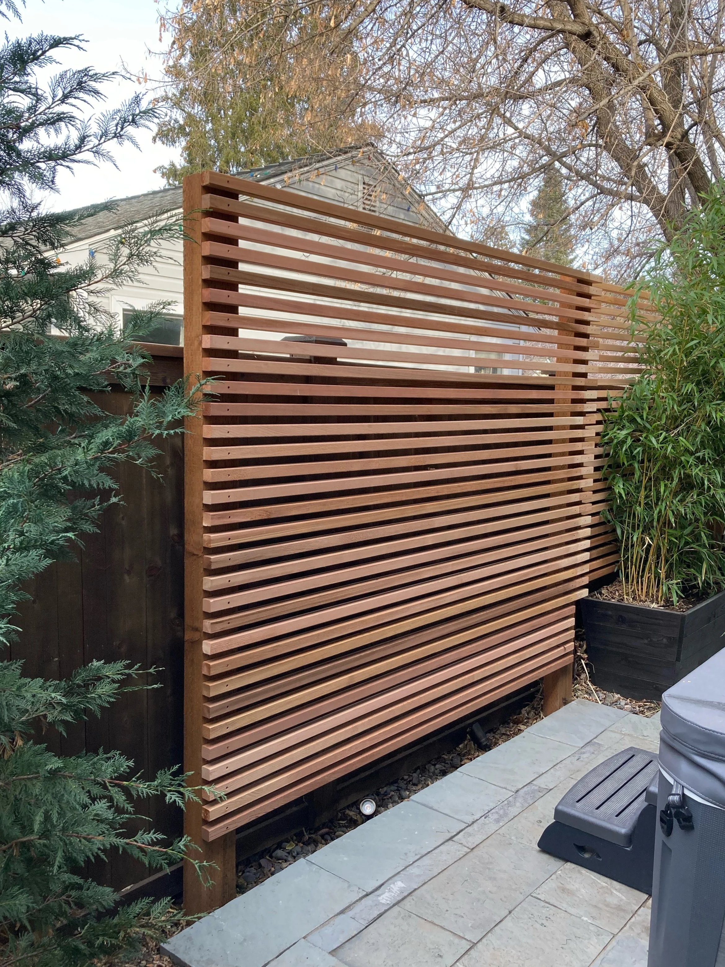 horizontal cedar fence