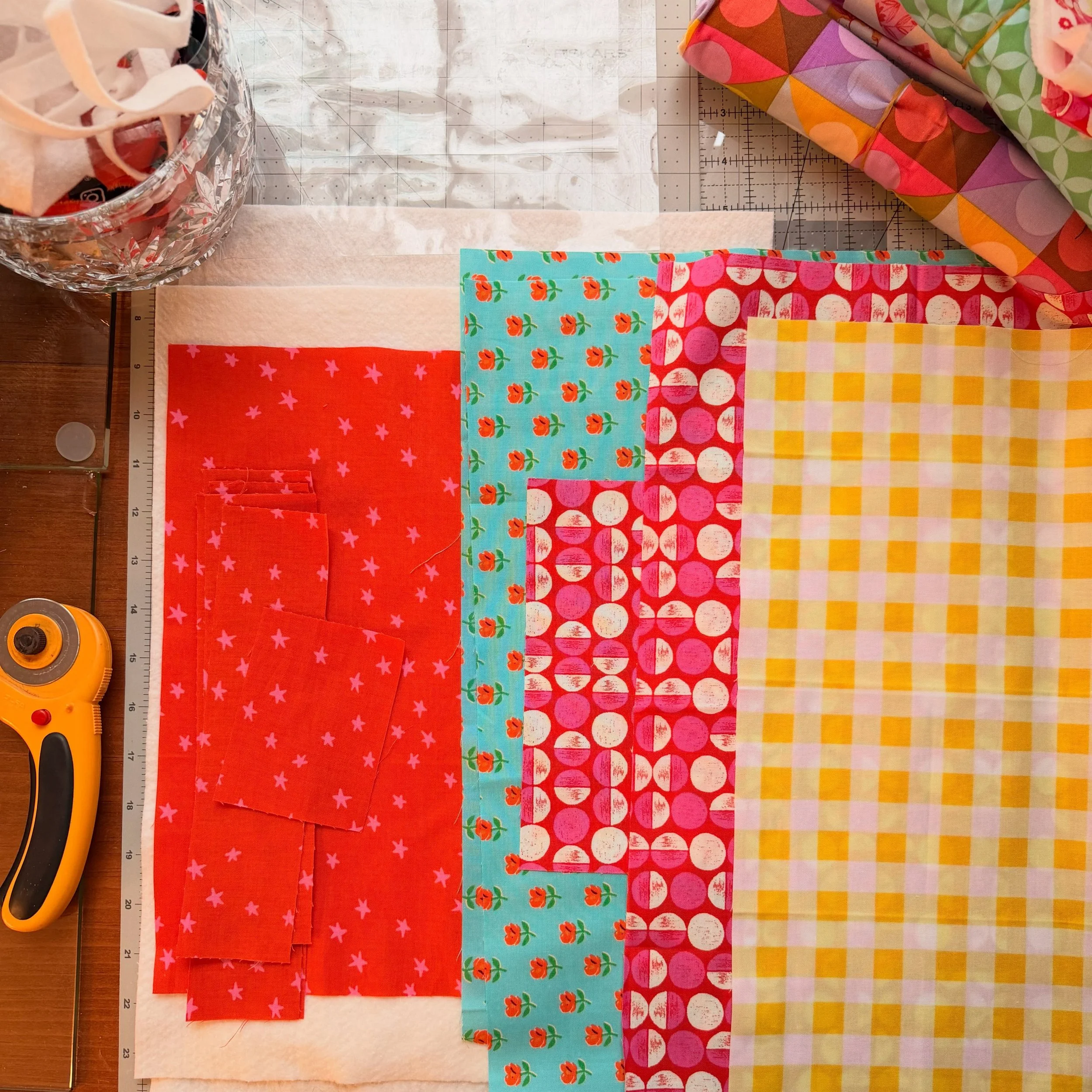 Starting a new project this morning, and I&rsquo;m already happy with my fabric choices 😍💖 This will be my first time sewing with vinyl, so we&rsquo;ll see how it goes!
