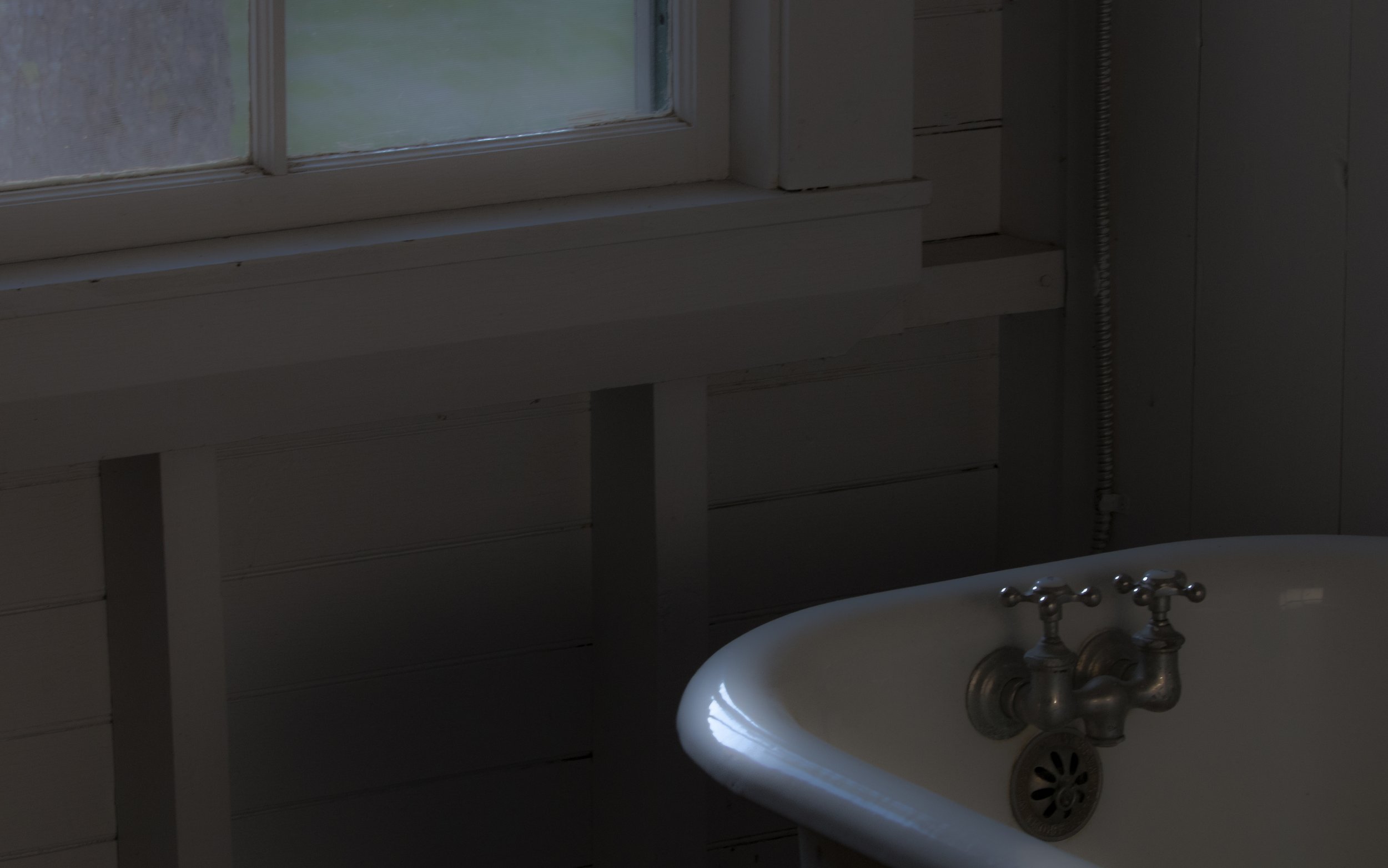 bathtub.jpg