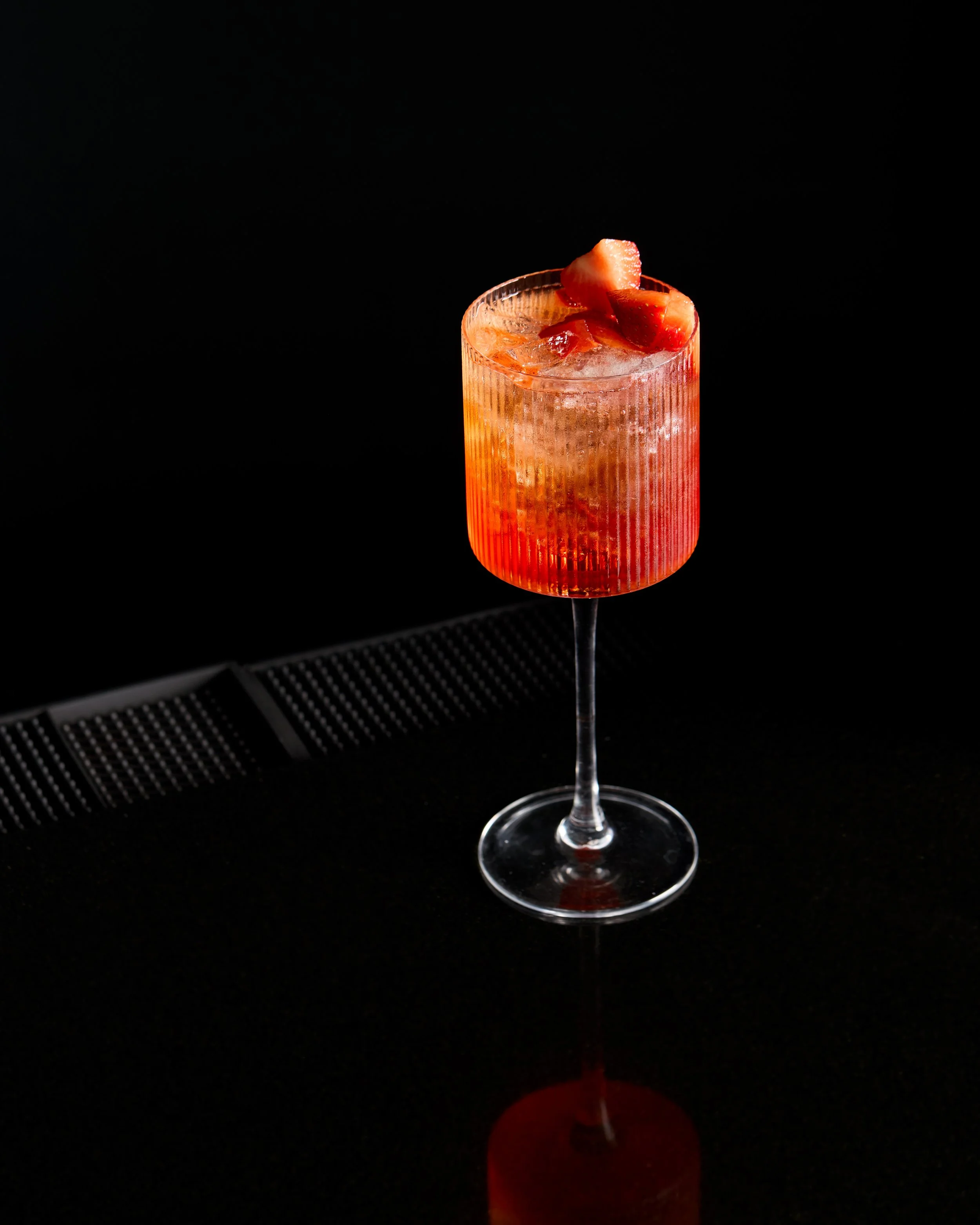 Strawberry-Aperitivo-Spritz-1.jpg