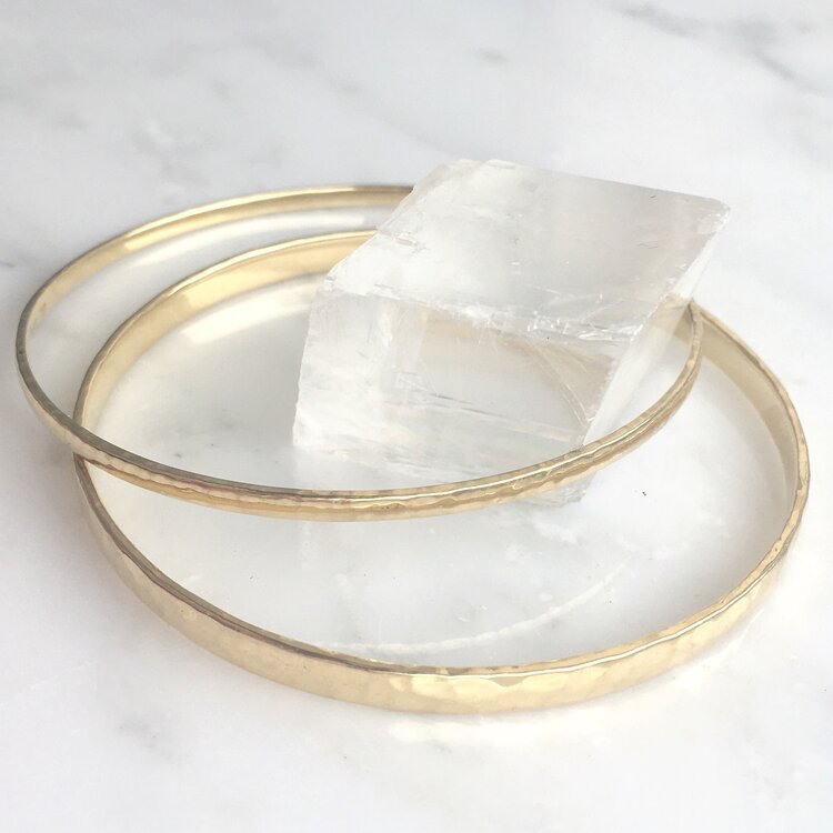 Gold Hammered Bangle 2.7 mm