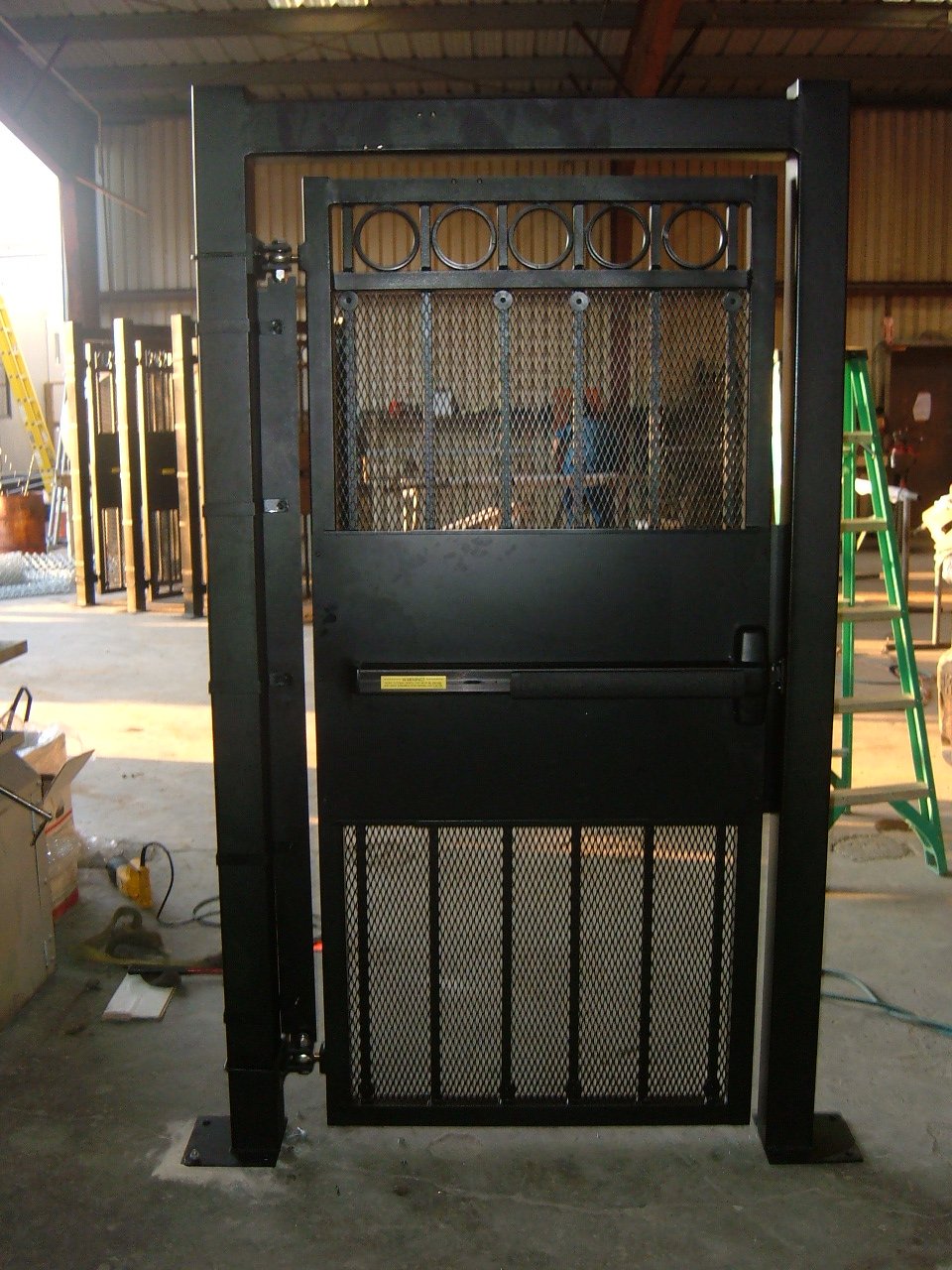 custom walk gate4.jpg