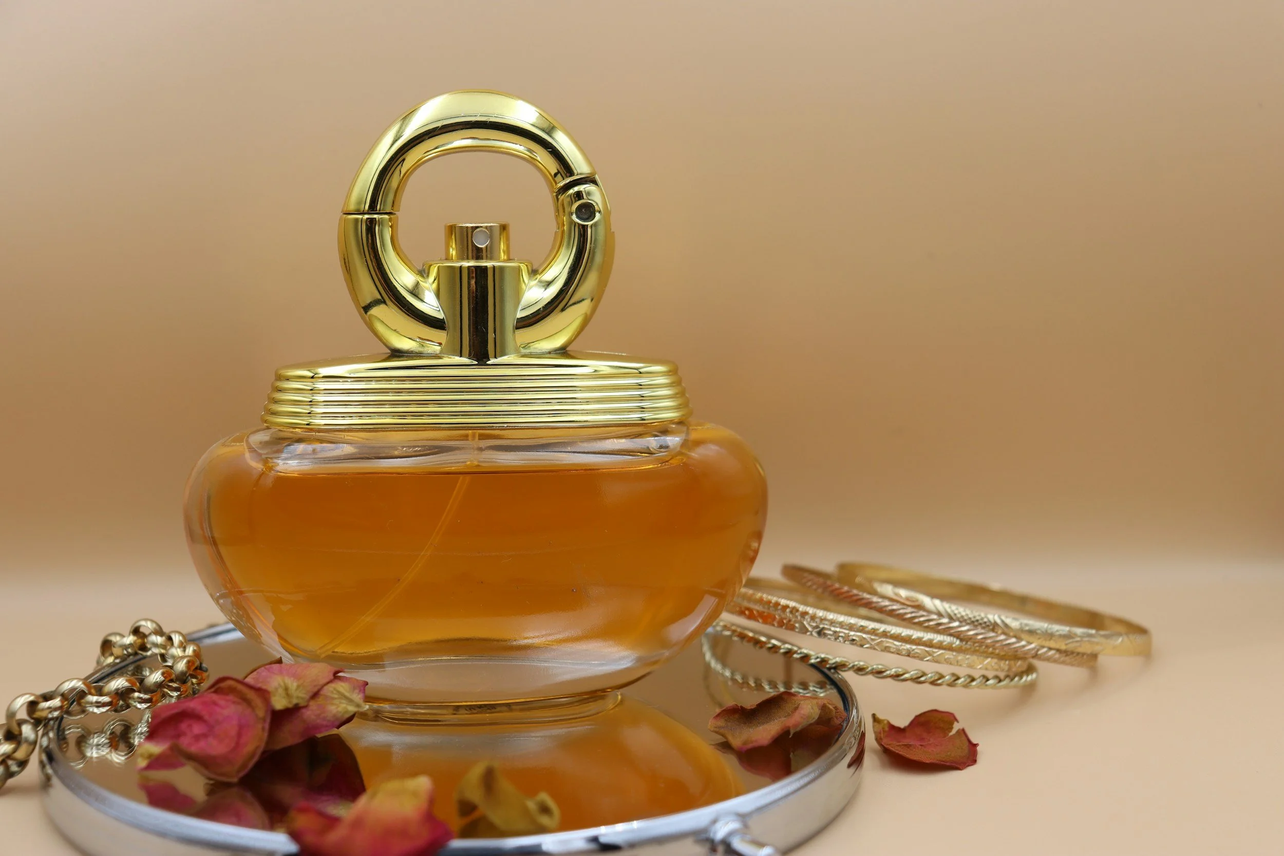 Por que a estão perturbando?