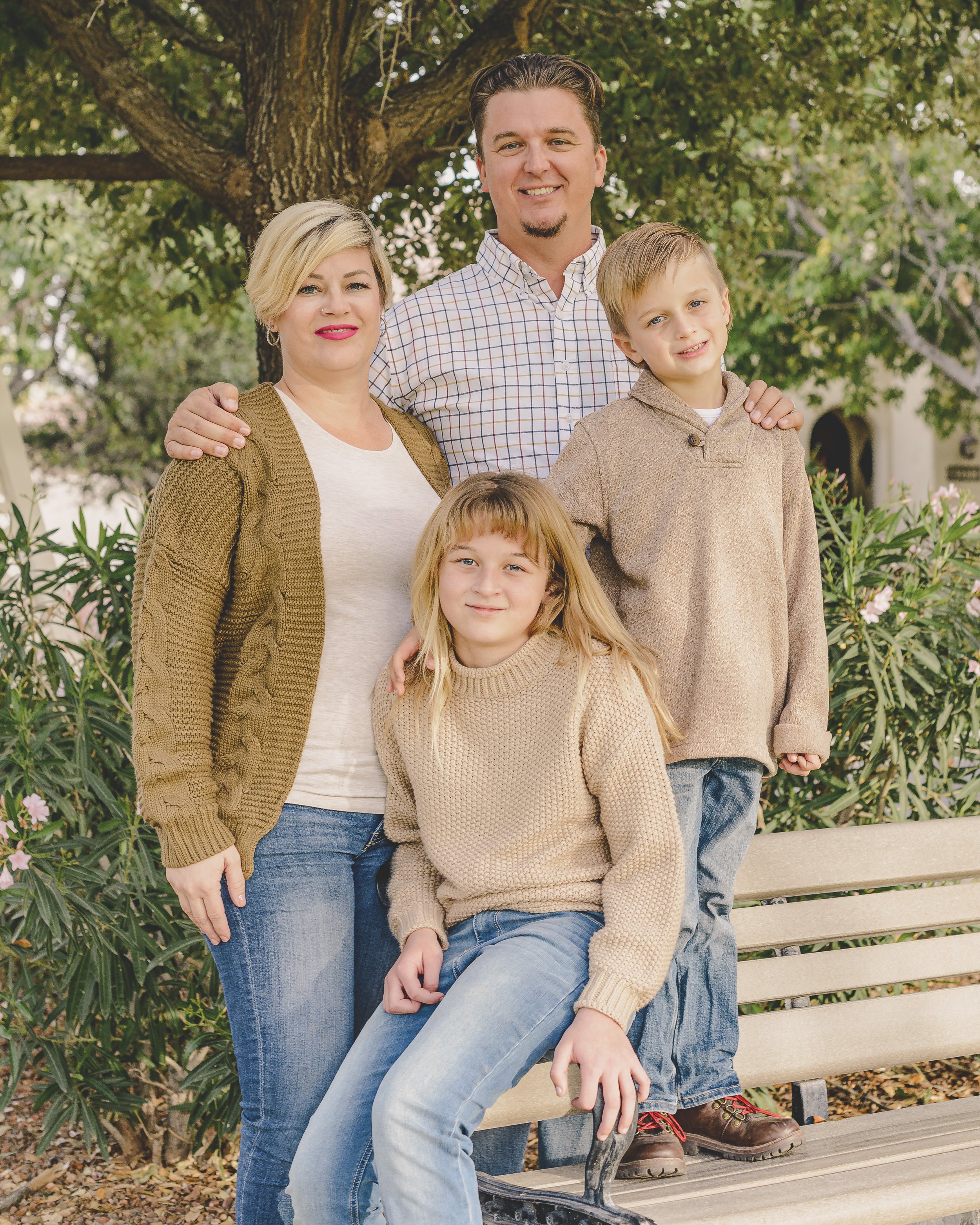 Rennacker Studio_Phoenix Portrait Photographer_211120_Hailey Family_DSC4882.jpg