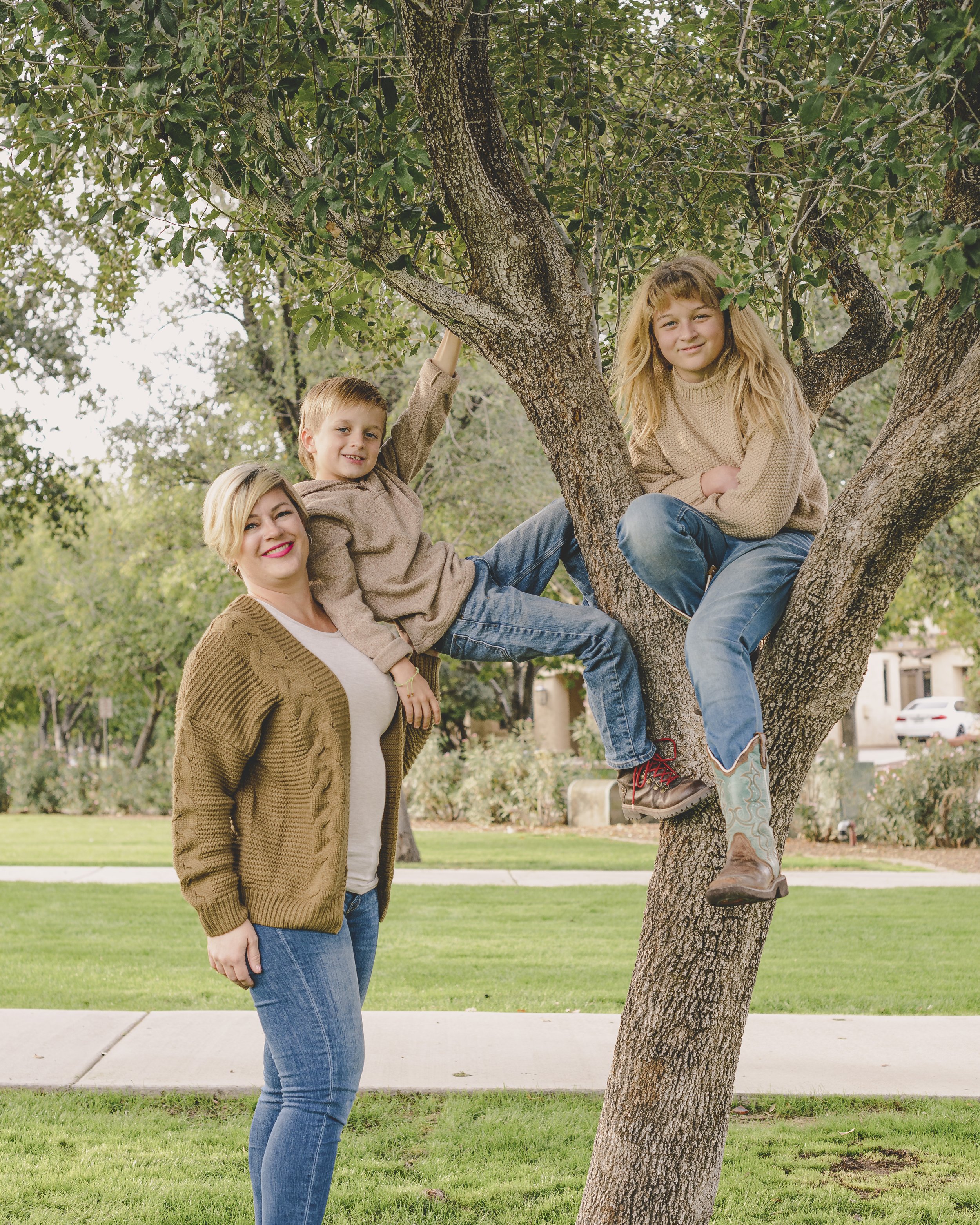 Rennacker Studio_Phoenix Portrait Photographer_211120_Hailey Family_DSC4857.jpg