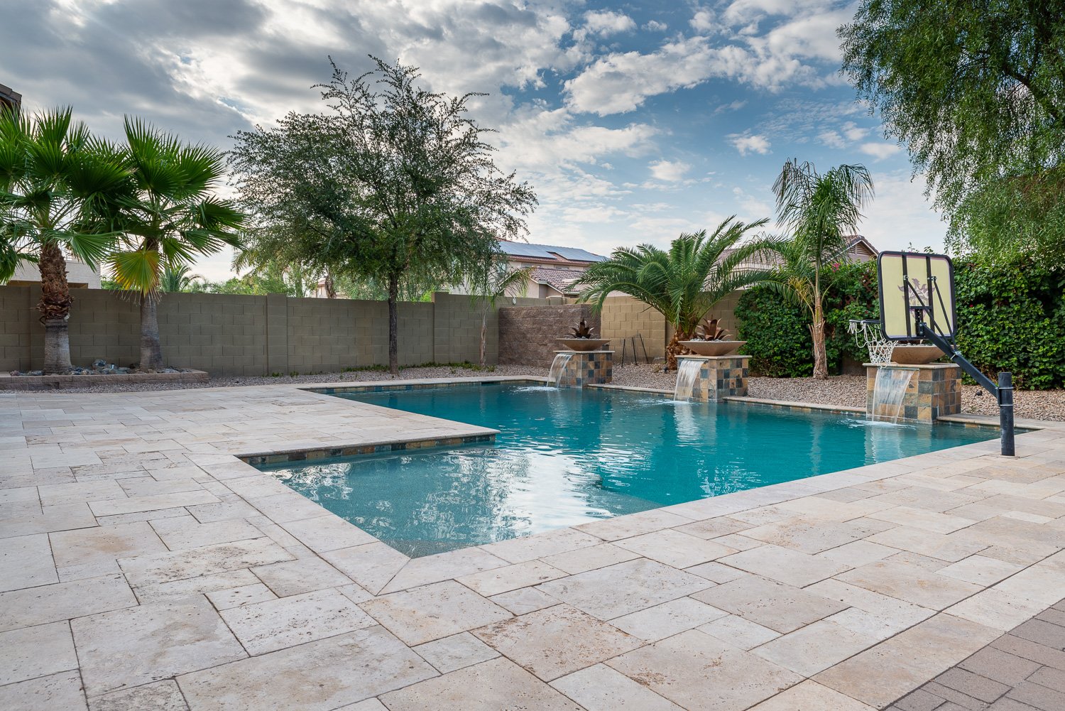 210917-15094 W Sells Drive Goodyear Arizona 85395-Back Yard_DSC0765-HDR-Edit.jpg