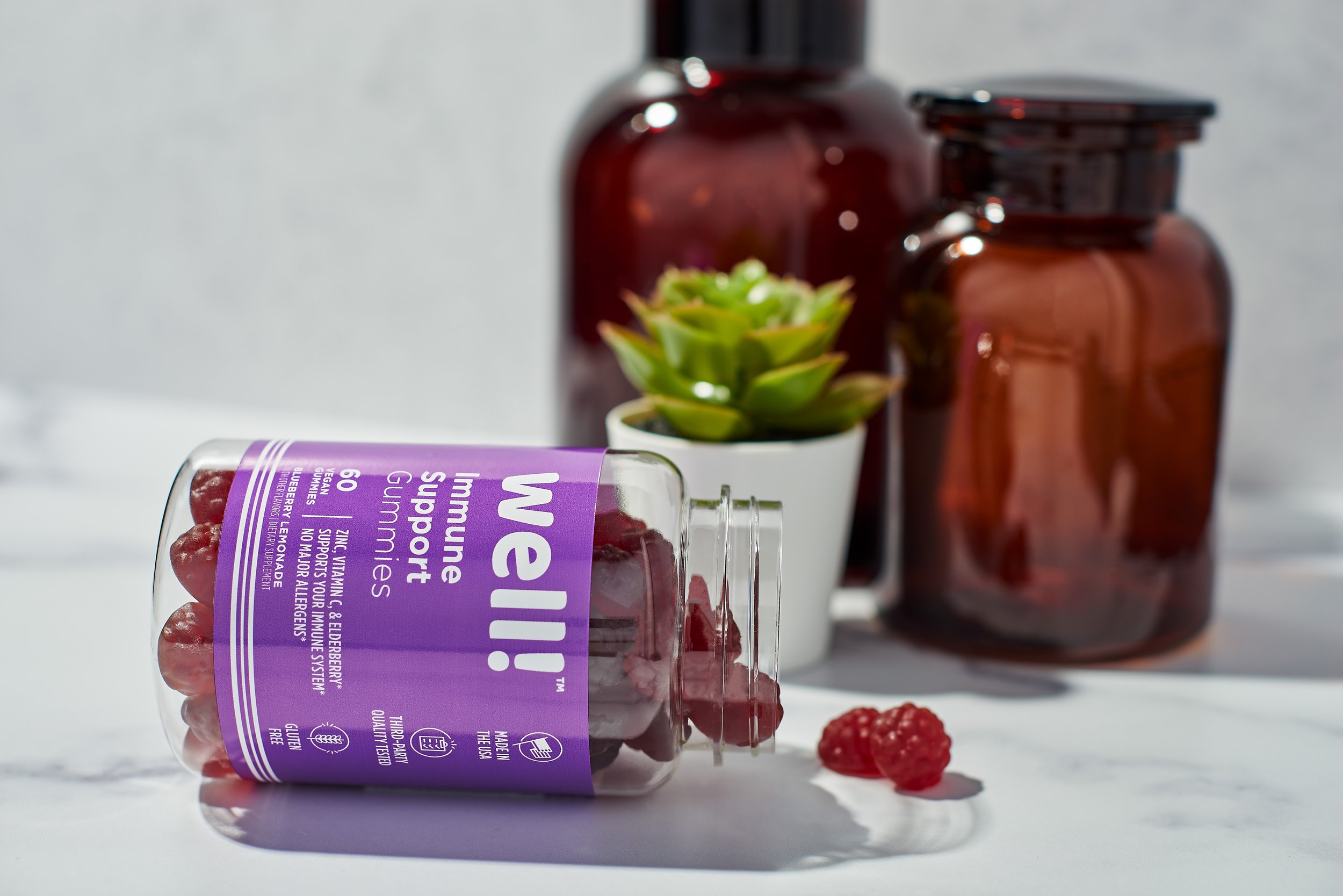 ￼210729_WEL-21-046￼_Immune Support Gummies4254.jpg