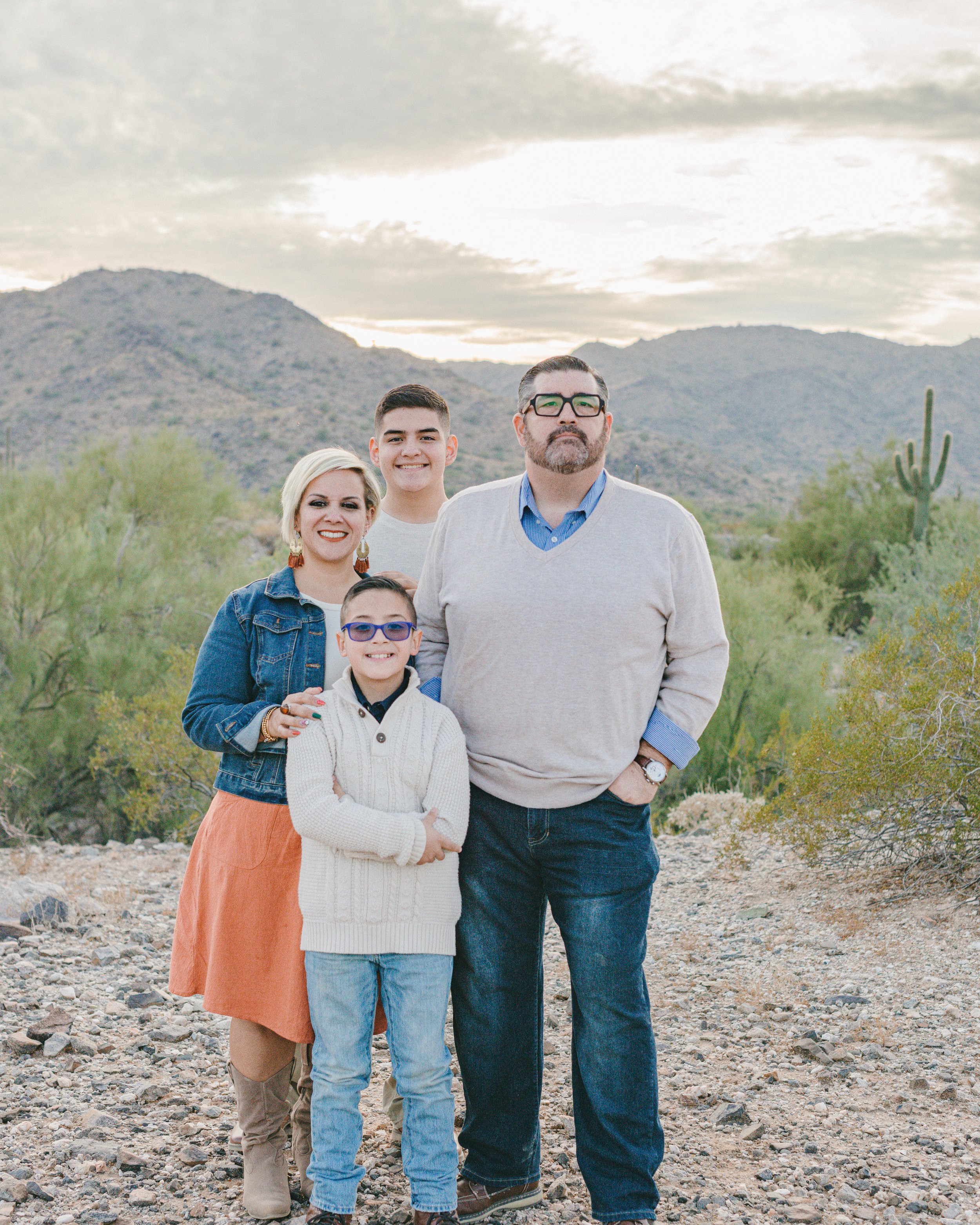 Rennacker Studio_Headshot Photography_211222_Valledor Family_DSC6132.jpg
