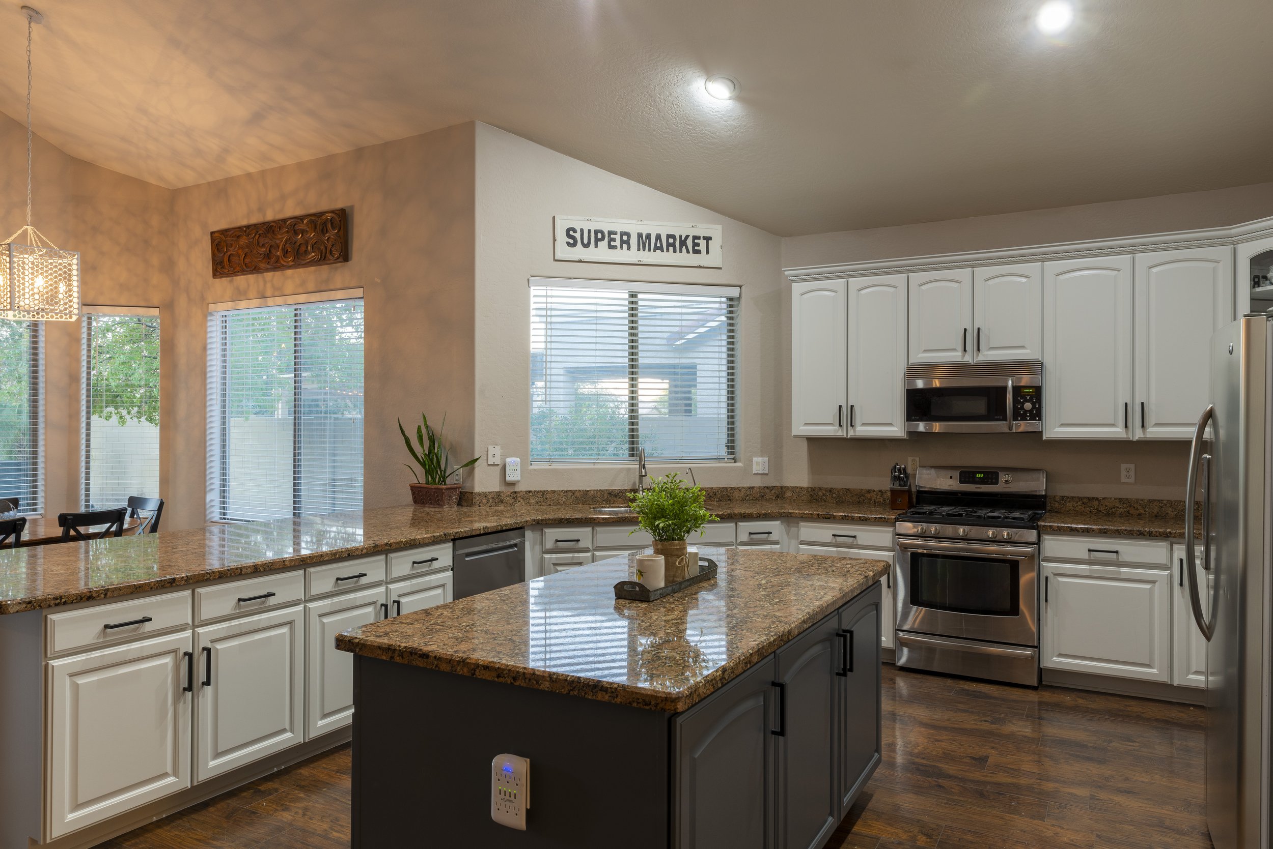 211027_15063 W Sells Drive Goodyear Arizona 85395_Kitchen_DSC3955-HDR.jpg