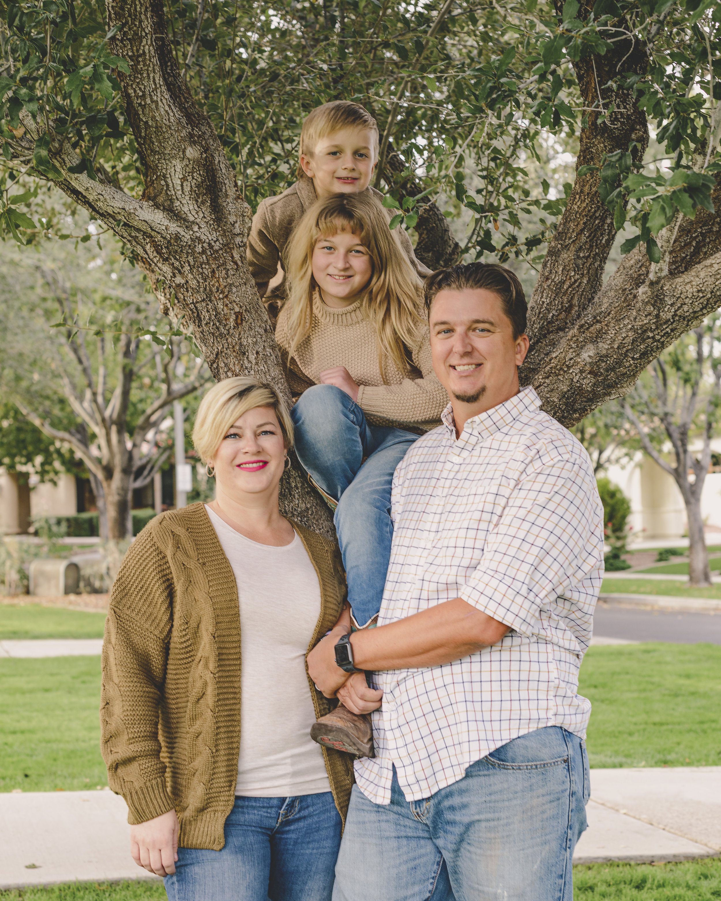 Rennacker Studio_Phoenix Portrait Photographer_211120_Hailey Family_DSC4880.jpg