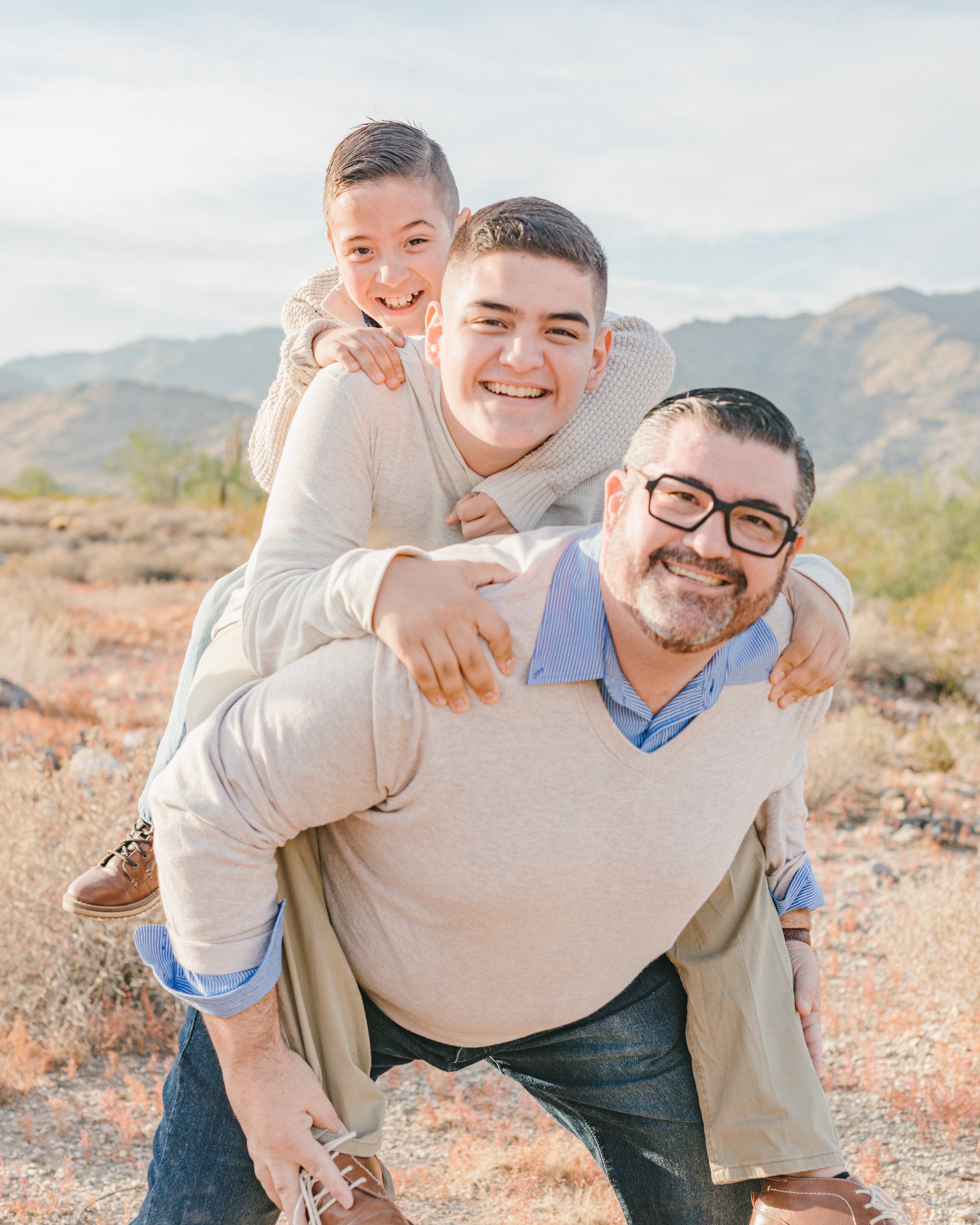 Rennacker Studio_Headshot Photography_211222_Valledor Family_DSC5606.jpg
