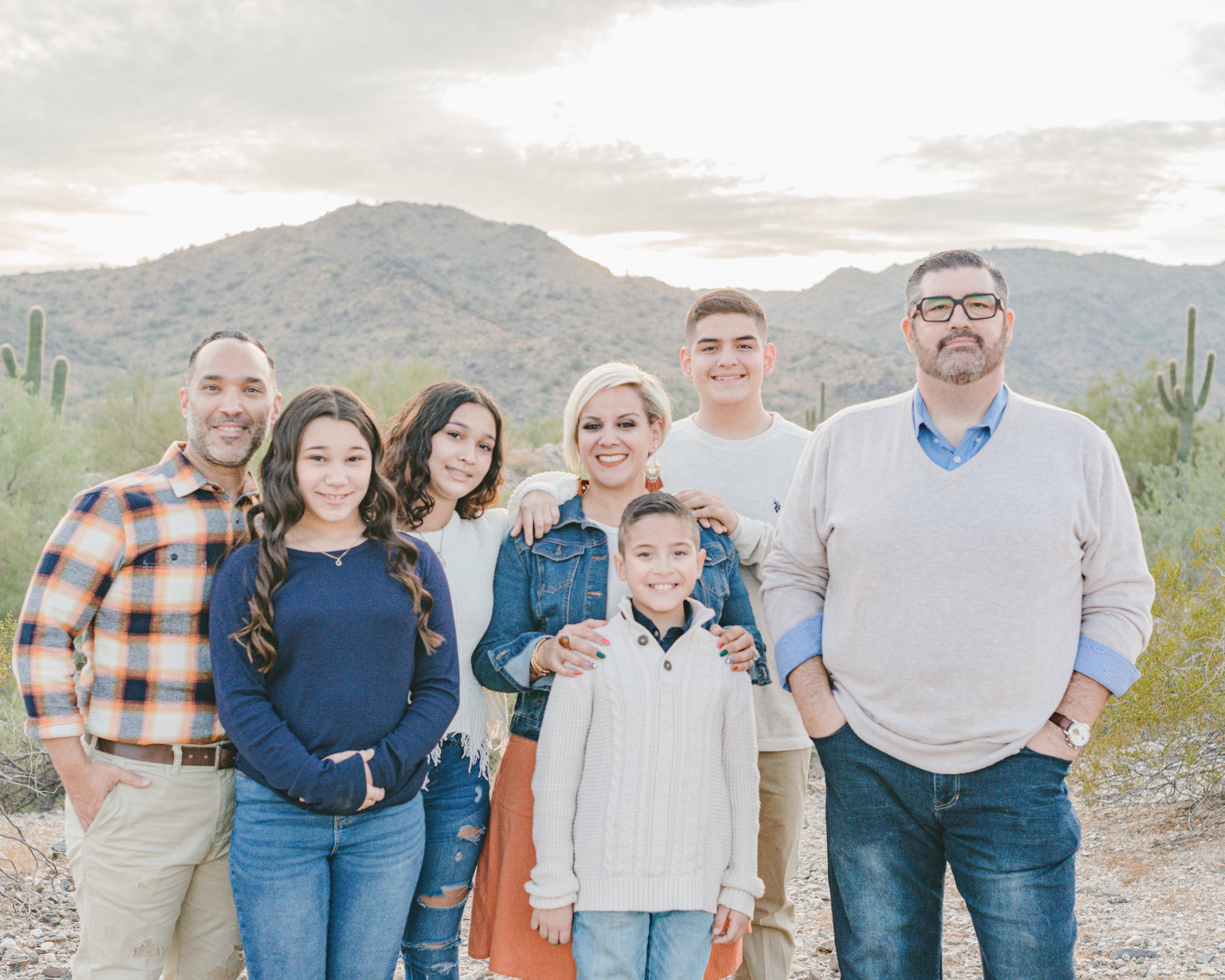 Rennacker Studio_Headshot Photography_211222_Valledor Family_DSC6204.jpg