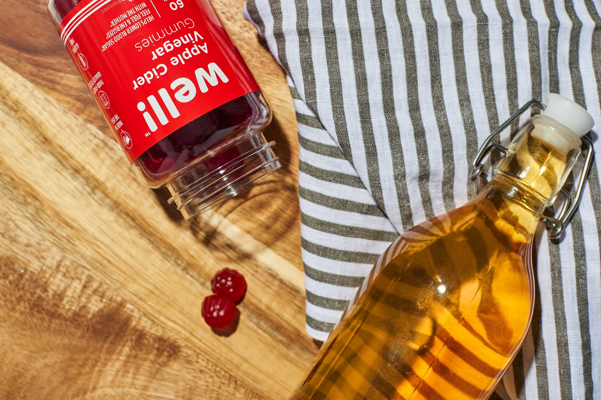 ￼210729_WEL-21-046￼_Apple Cider Vinegar Gummies4311.jpg