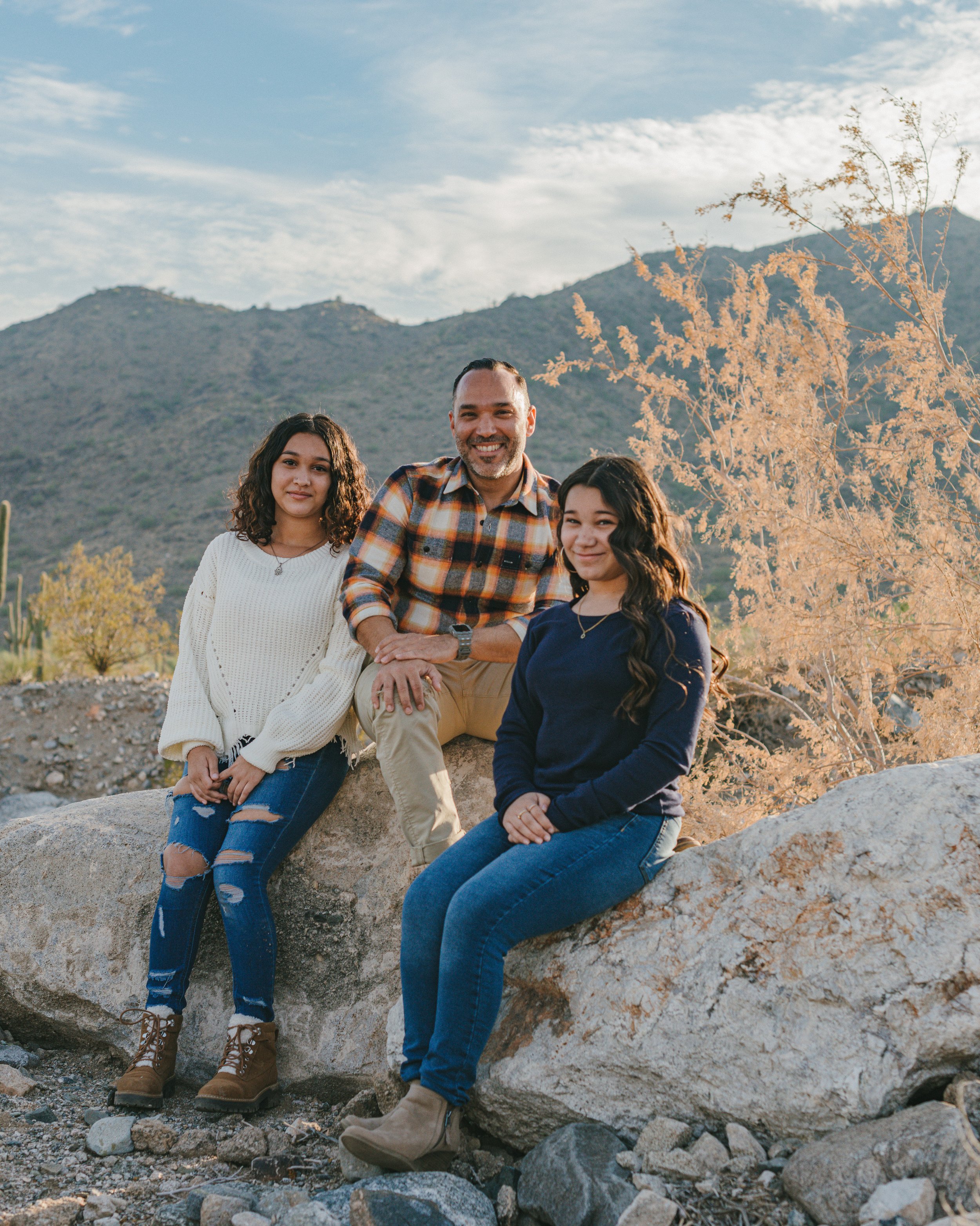Rennacker Studio_Headshot Photography_211222_Valledor Family_DSC5636.jpg
