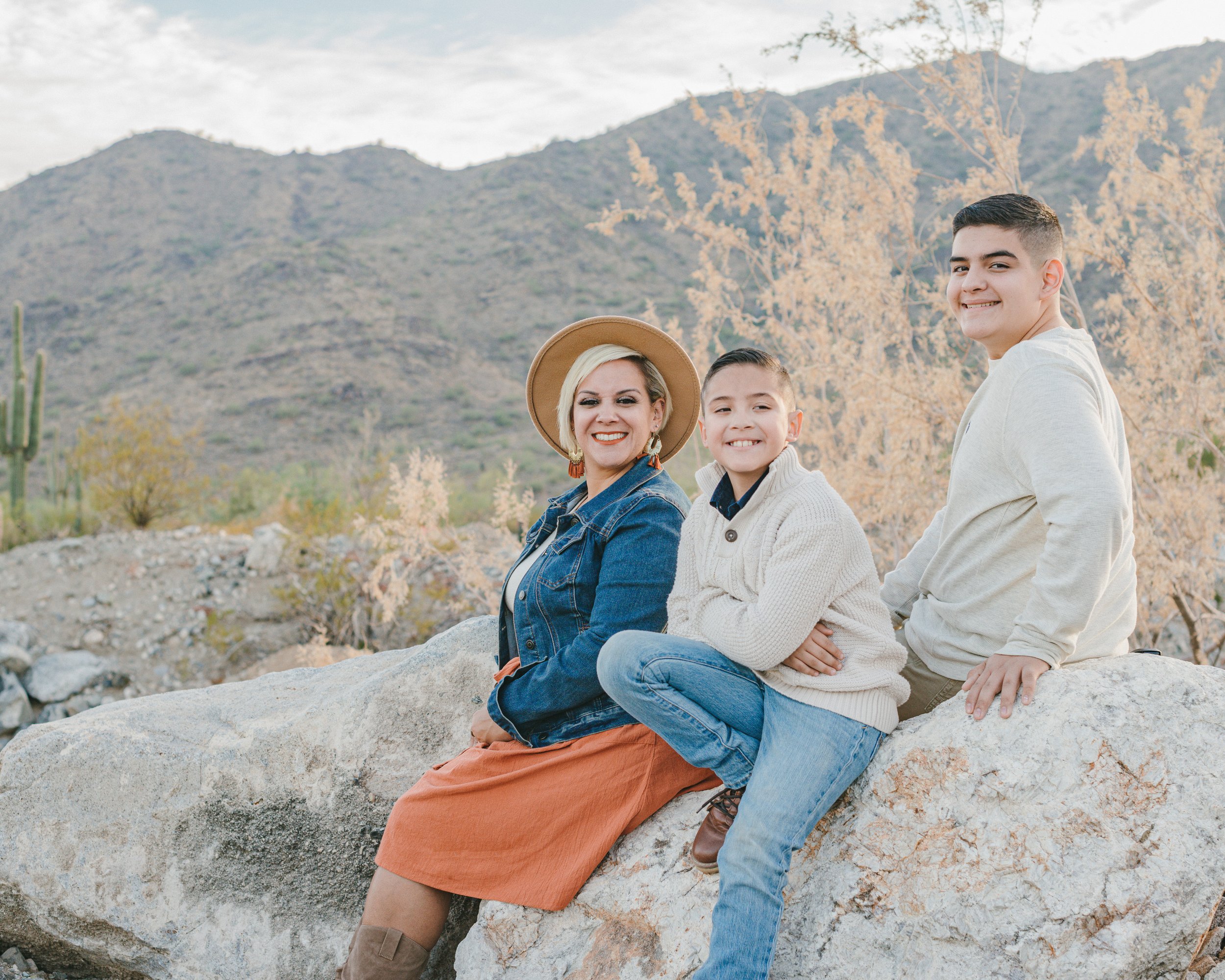 Rennacker Studio_Headshot Photography_211222_Valledor Family_DSC5873.jpg