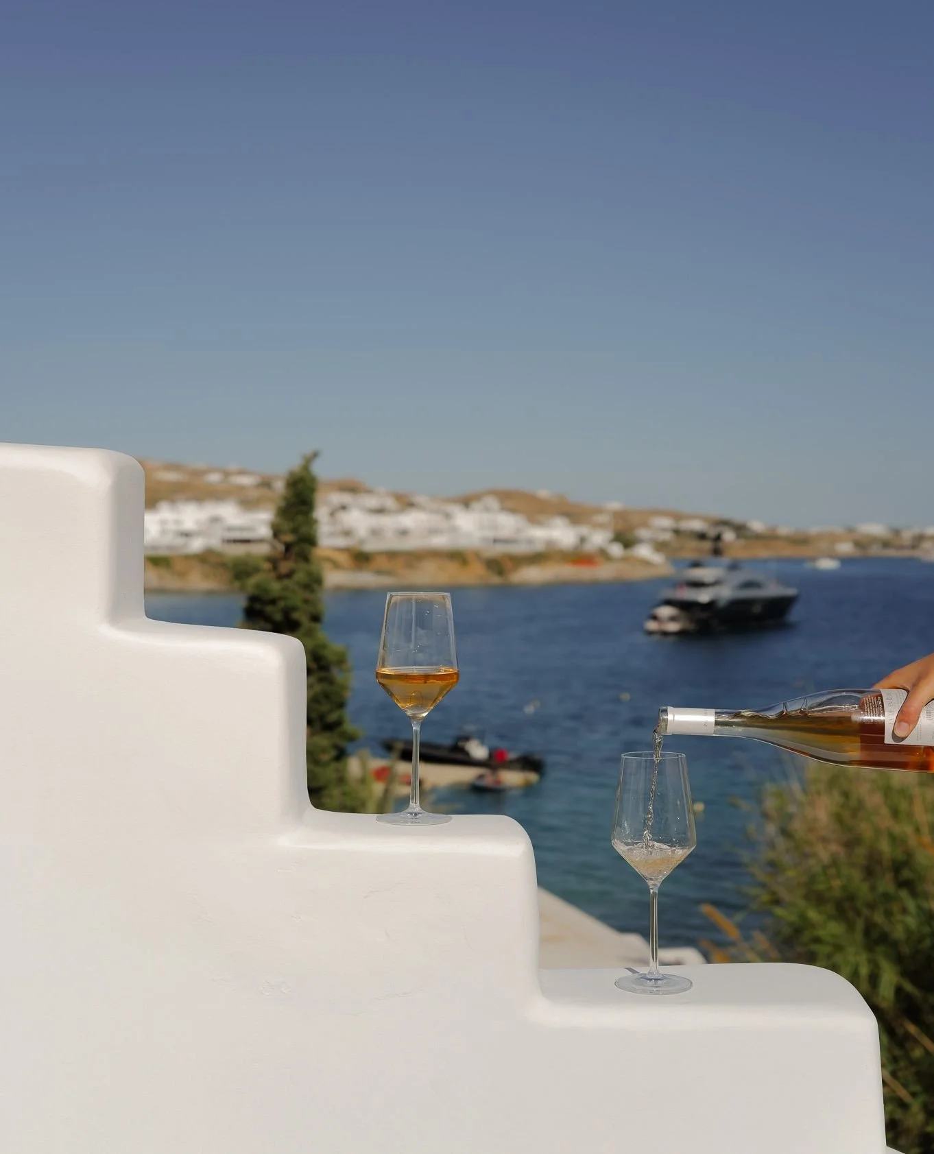 Known for the parties, adored for the beauty, that's the @nammoshotelmykonos way 🩵💙