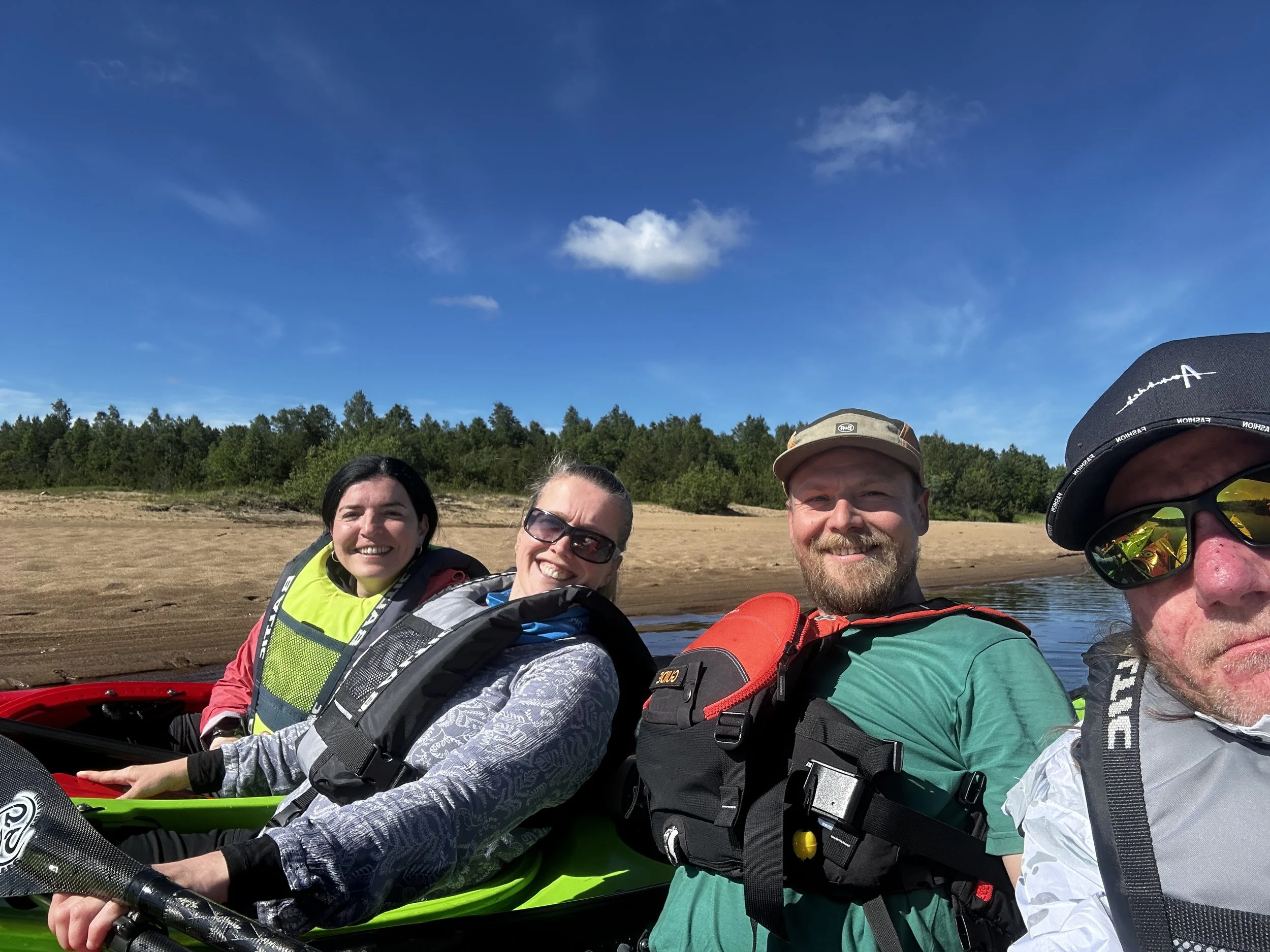 Ivalojoen lumo: päiväretki upealle Ivalolle Arctic River Resor