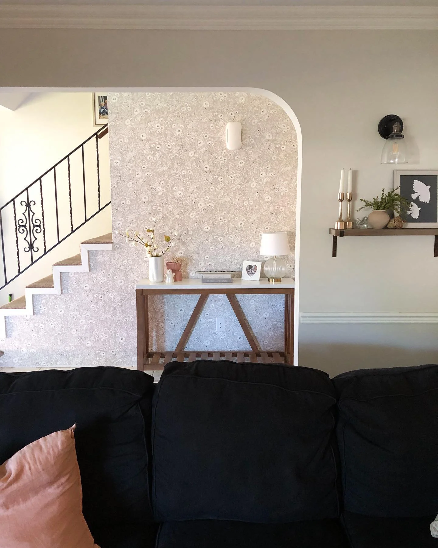 Happy Saturday! Officially feels like Fall here with a brisk 60 degree ☀️ morning. 
Obsessing over this new view 🤍
.
.
.
.
.
.
#septemberhome #happysaturday #entrydecor #fallhome #cozy #cozyhome #wallpaper #wallpaperaccent #wayfair