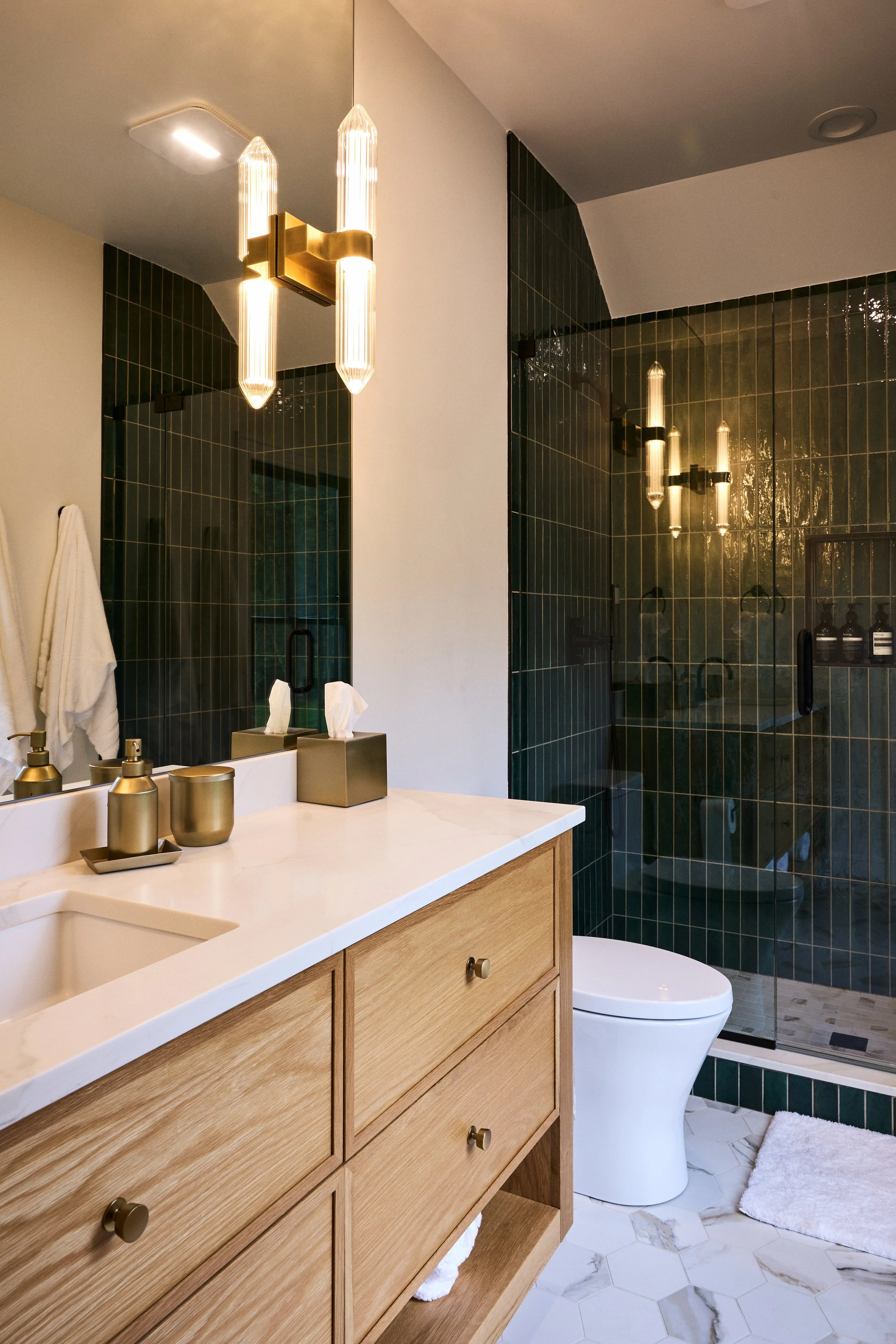 Kettle_Creek_GuestBath01.jpg