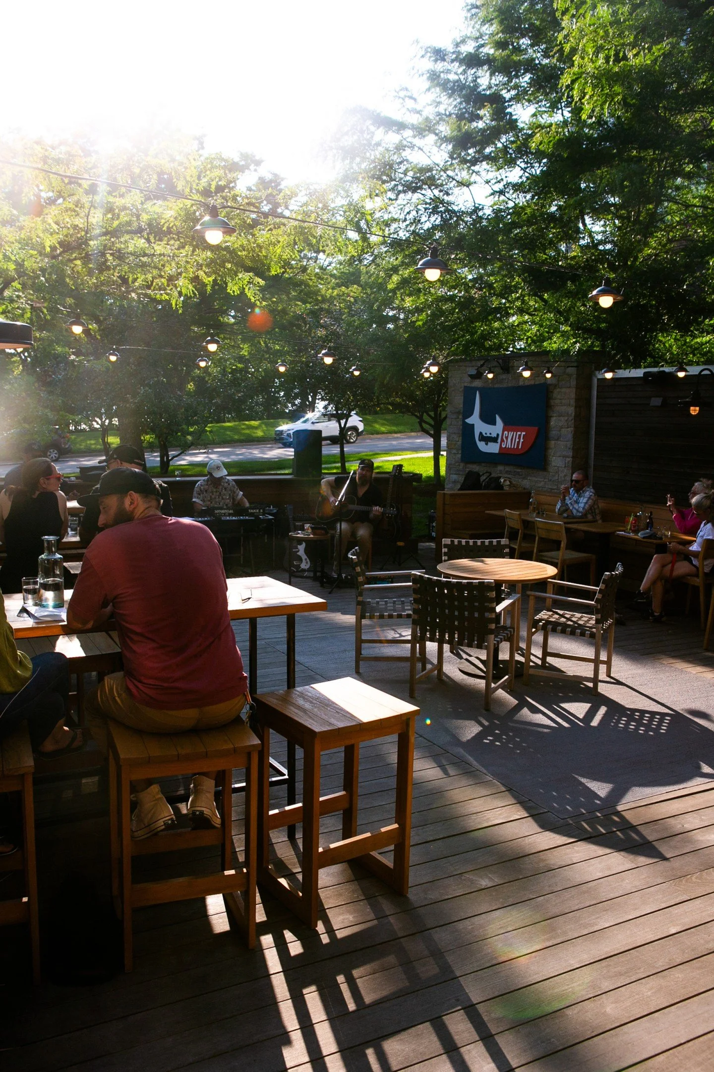 Summer nights on the patio. Golden Hour Music Series every Sunday and Wednesday on the patio from 6pm to sundown.

#originalskiff #oysterbar #burlingtonvt #lakechamplain @hotelchamplainvt