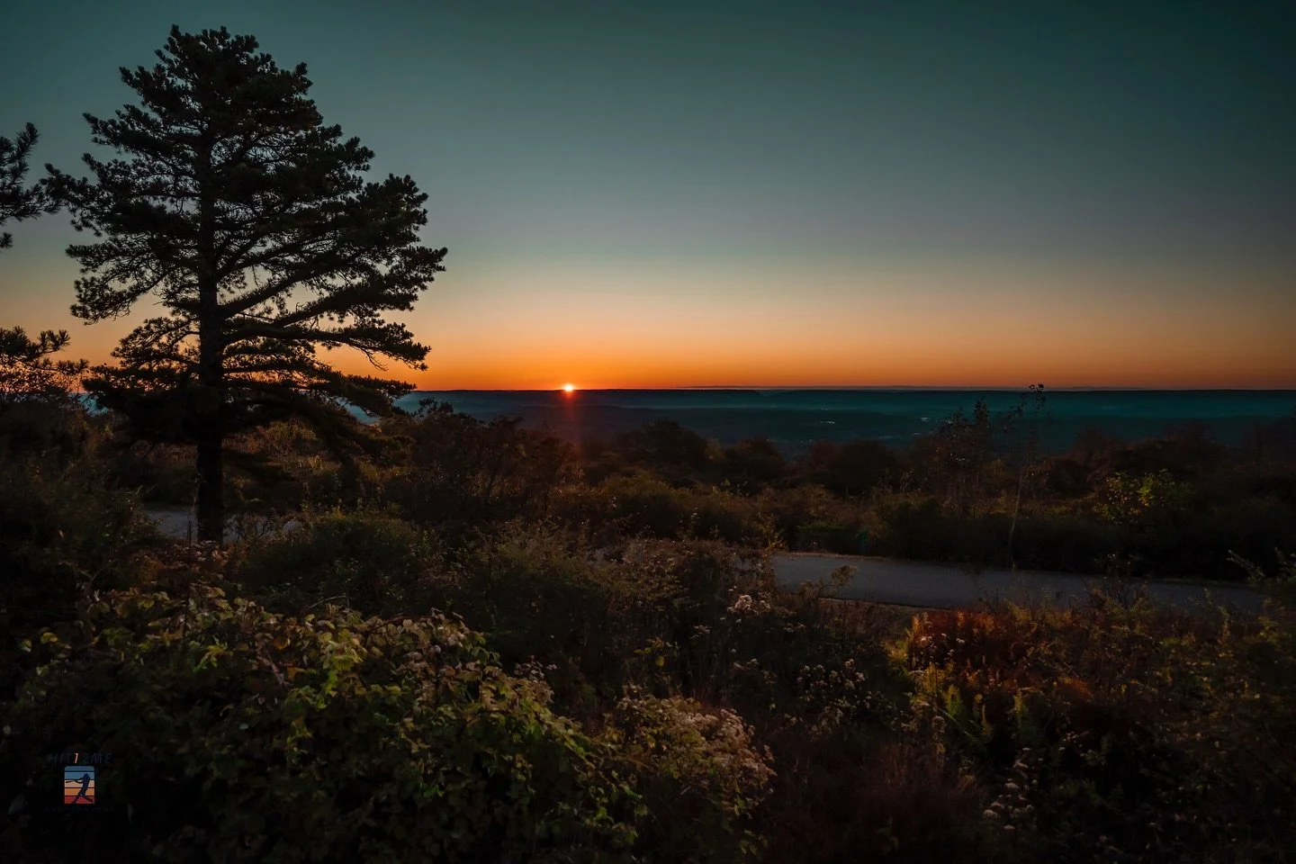 Sunrise over the #bigpoconostatepark looking out into New Jersey. #sunrise☀️ #sonyalpha #sony1635gm #sonya1