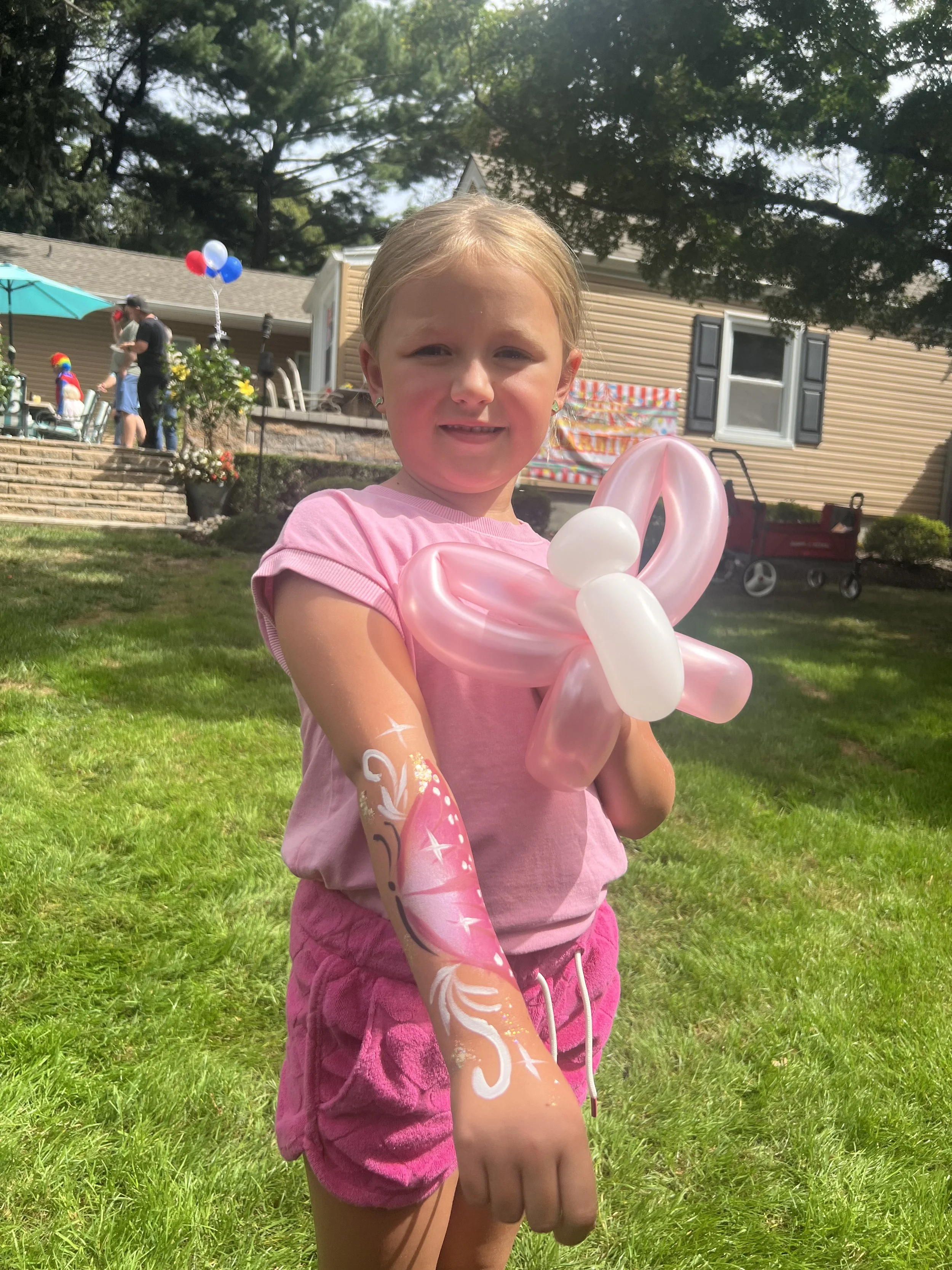 Wish Upon a Party
children's party entertainment
birthday party entertainment
professional party artists
princess performer
princess party
magical moments
fairy-tale experience
themed party entertainment
children's events
party decorations
balloon de