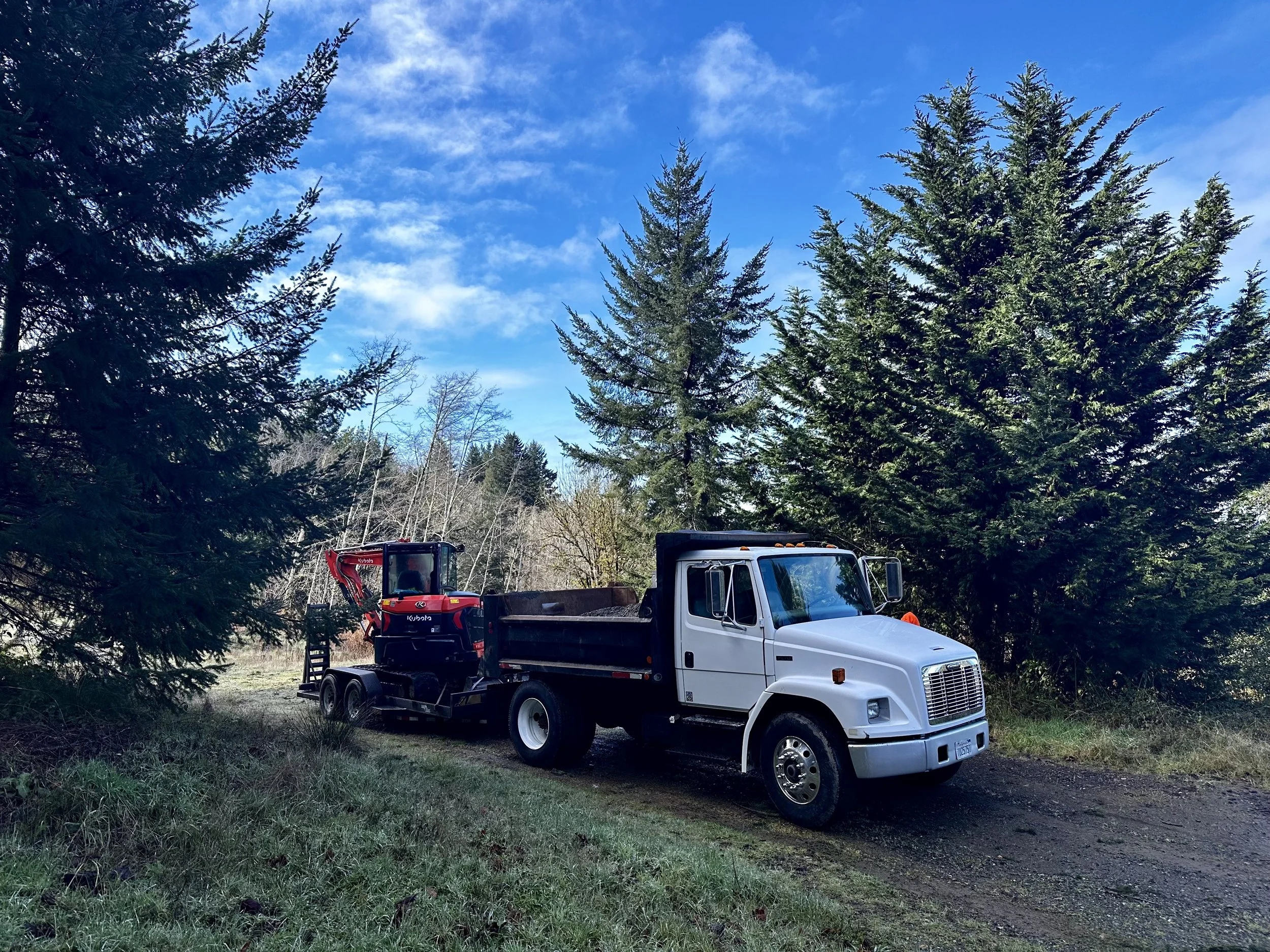 dump truck & ex.jpg