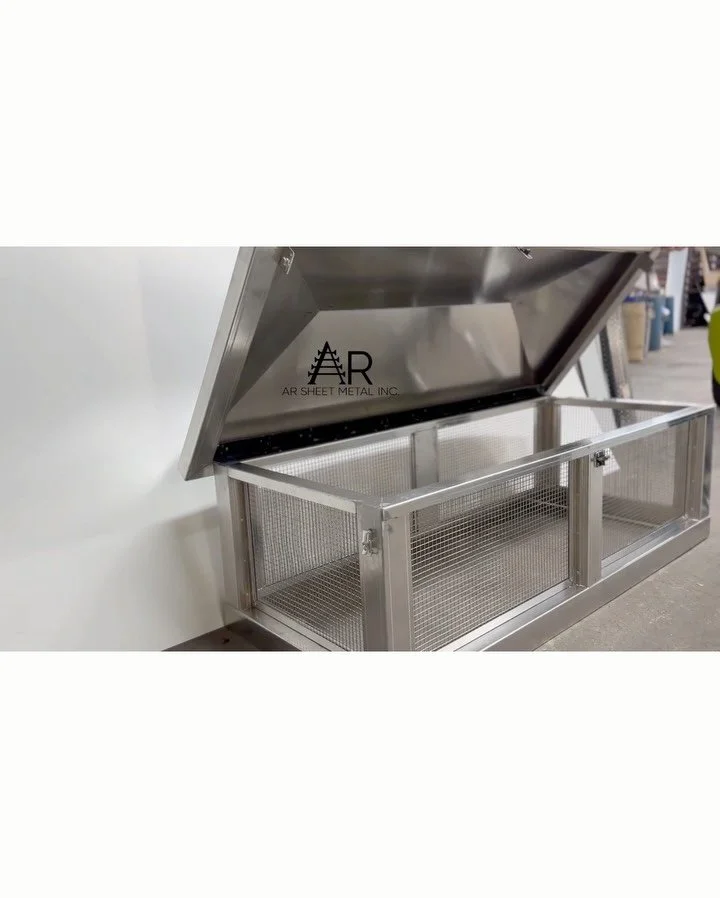 Durable welded aluminum cap 🔧 Hinged for quick cleaning and protection.
⚒️AR Sheet Metal Inc.⚒️
📞Office 718-387-2473
📲Sales 347-572-8139
📧arsheetmetalinc@gmail.com
🌟Contact us today for a quote 
📍98 Anthony street Brooklyn NY 11222
 #ChimneySol