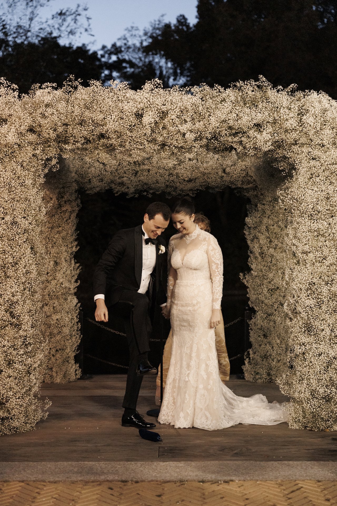 Chuppah-ceremony-baby's-breath-Purslane-at-the-Boathouse-Prospect-Park-Brooklyn-New-York
