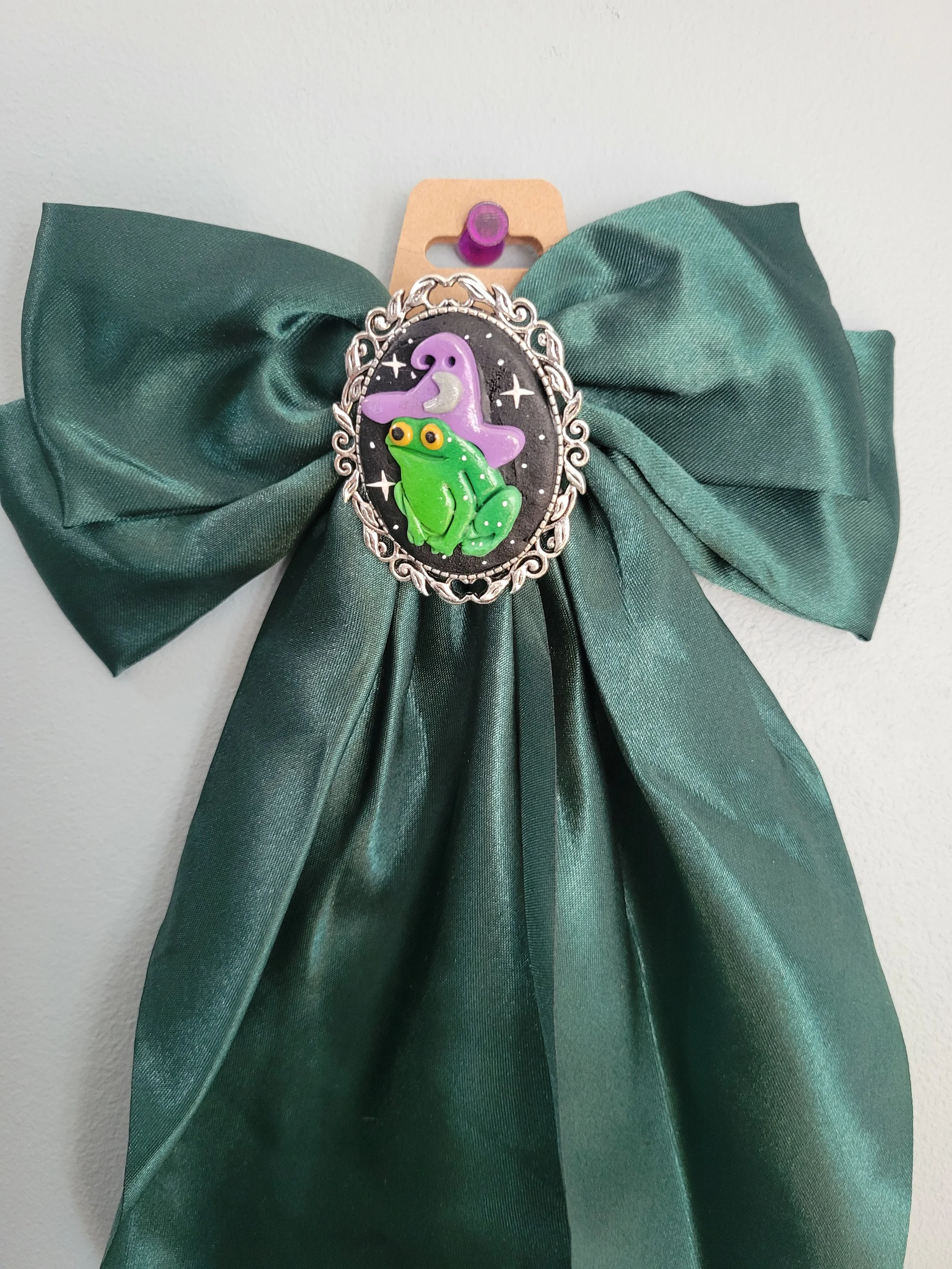 Forest Green Frog Bow