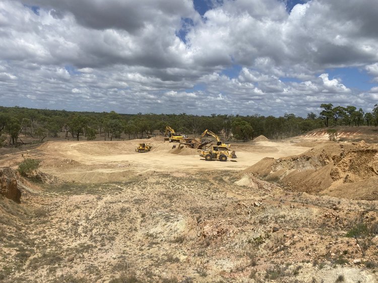 Hammer and Co Earthmoving