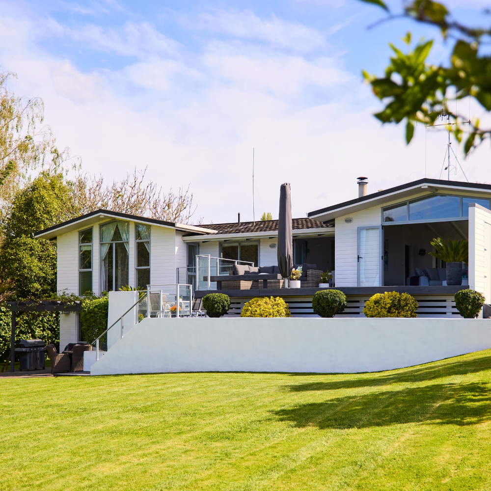  
 &nbspWhispering Waters 
 &nbsp22 Lindoch Avenue &nbspTe Puna  
 