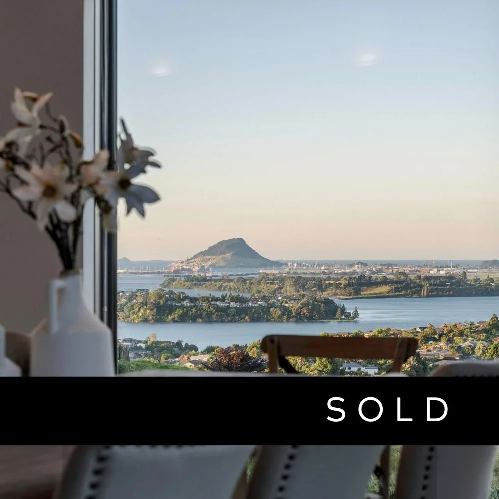  
 &nbspThe Observation Deck 
 &nbsp332 Waitaha Road, &nbsp Welcome Bay 
 