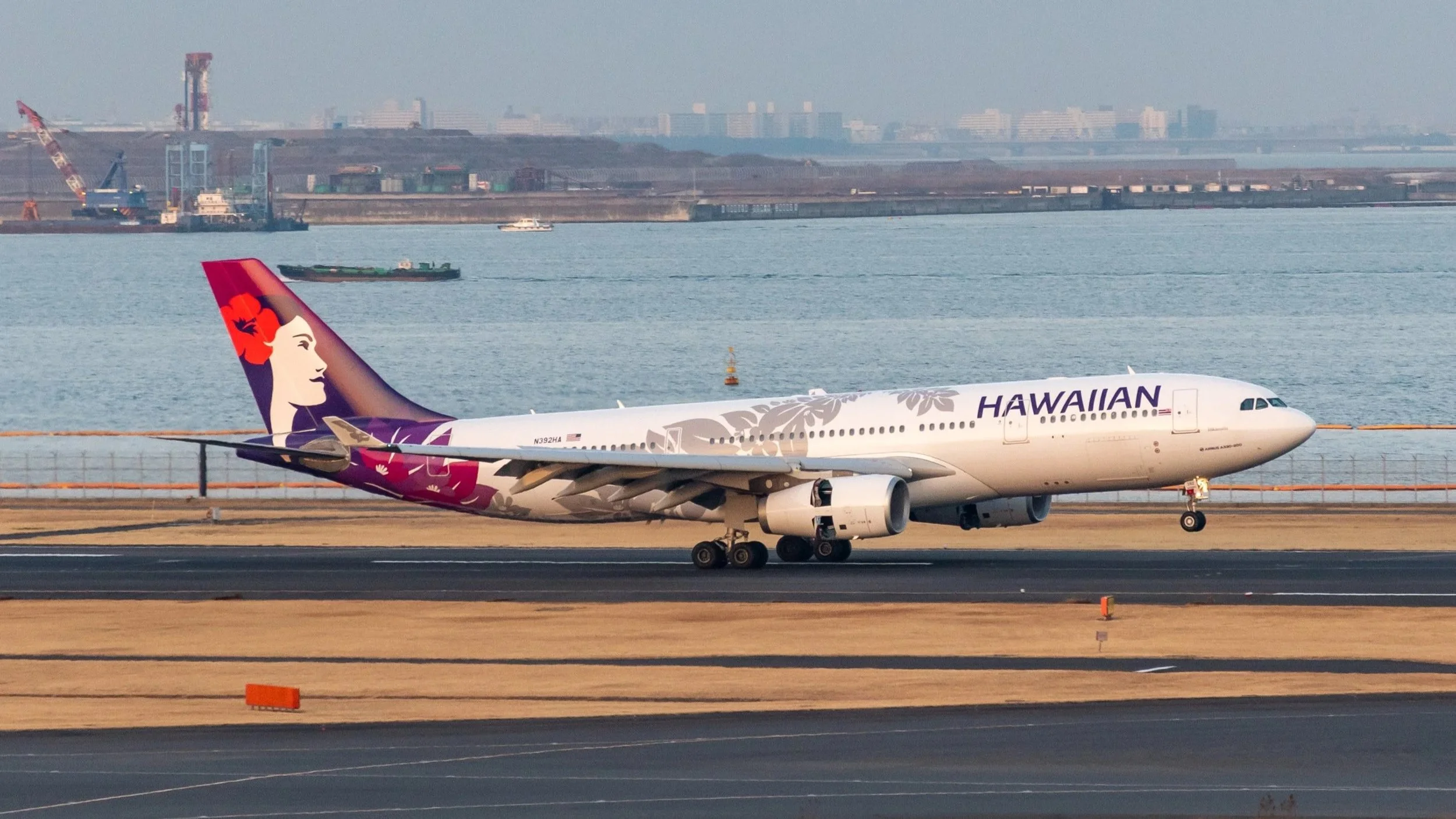 Hawaiian Airlines ends seasonal Auckland service, citing economic pressures
