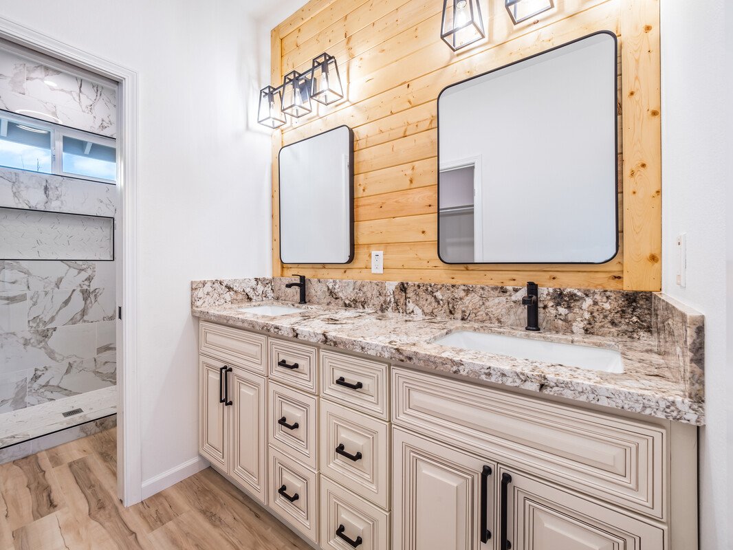 77_162158_Emerald_Drive58_mls.jpg