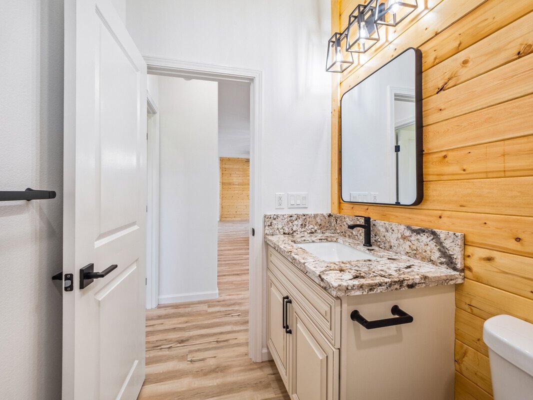 69_162158_Emerald_Drive50_mls.jpg