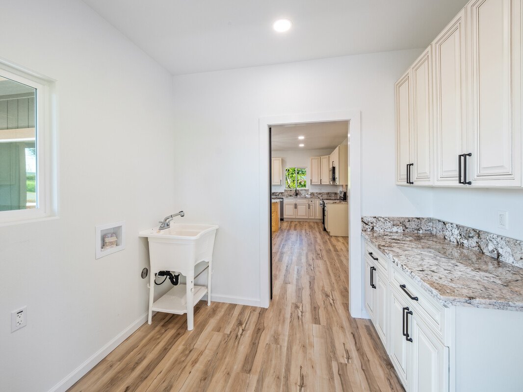 42_162158_Emerald_Drive23_mls.jpg