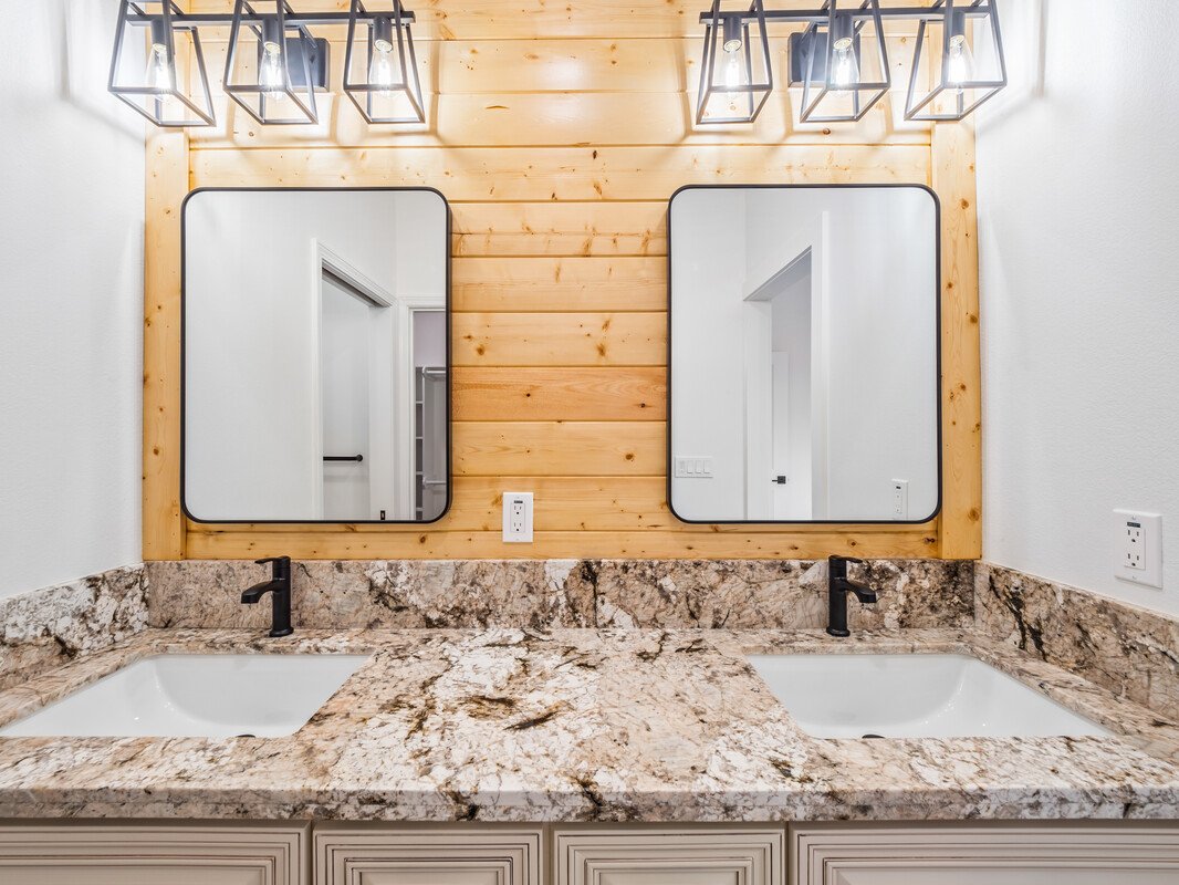 79_162158_Emerald_Drive60_mls.jpg